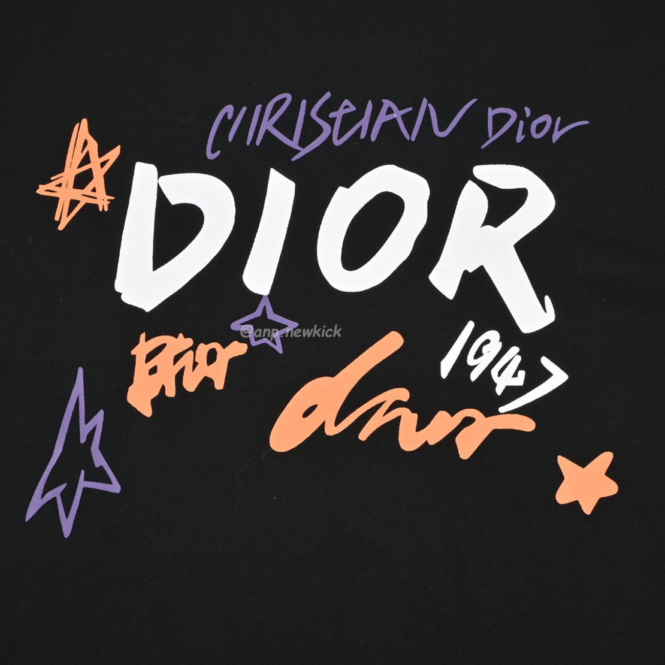 Dior Hand Drawn Sketch Logo Graffiti Short Sleeved T Shirt (5) - www.newkick.vip Dior Hand Drawn Sketch Logo Graffiti Short Sleeved T Shirt (5) - www.newkick.vip