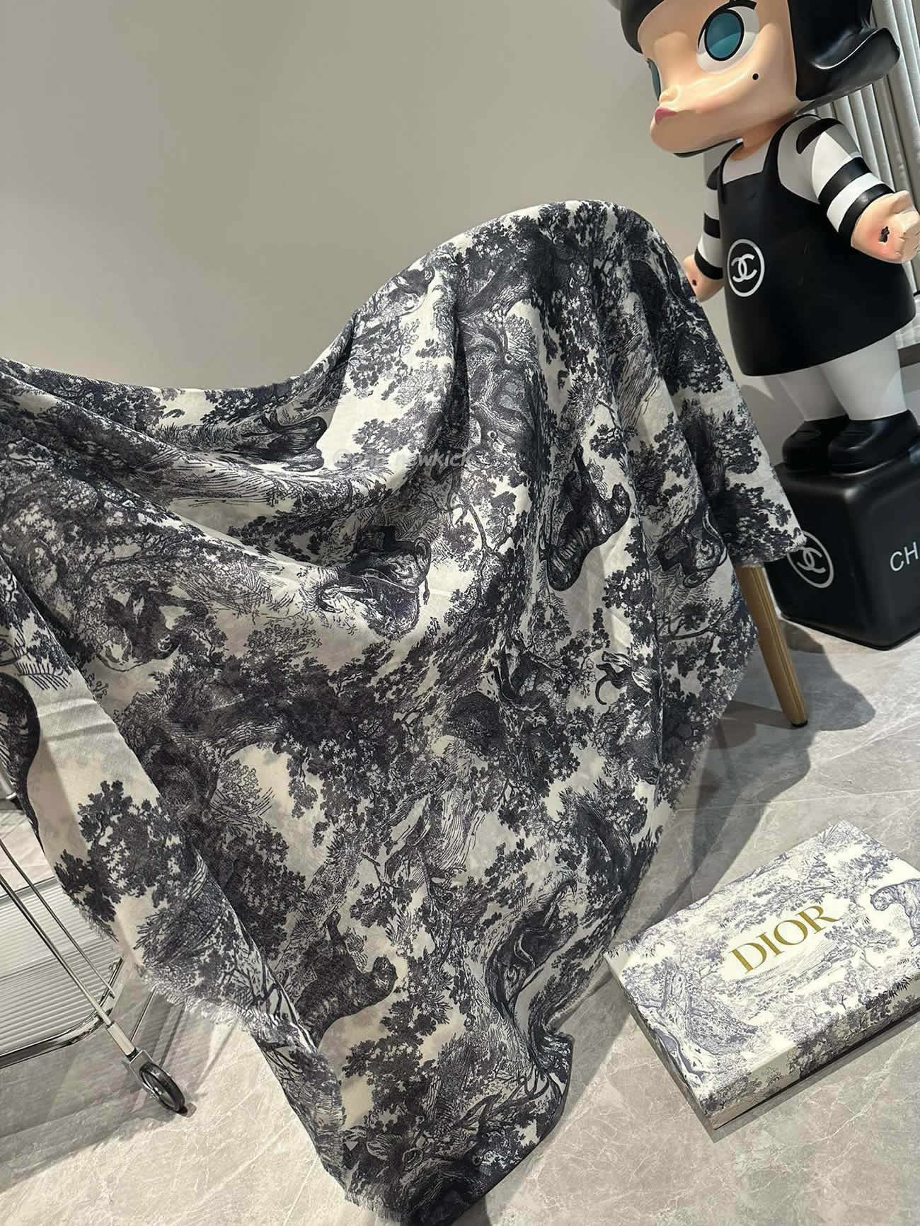 Dior Printed Shawl Cashmere Fabrics Sauvage Ruyi Print 140x180cm (10) - www.newkick.vip