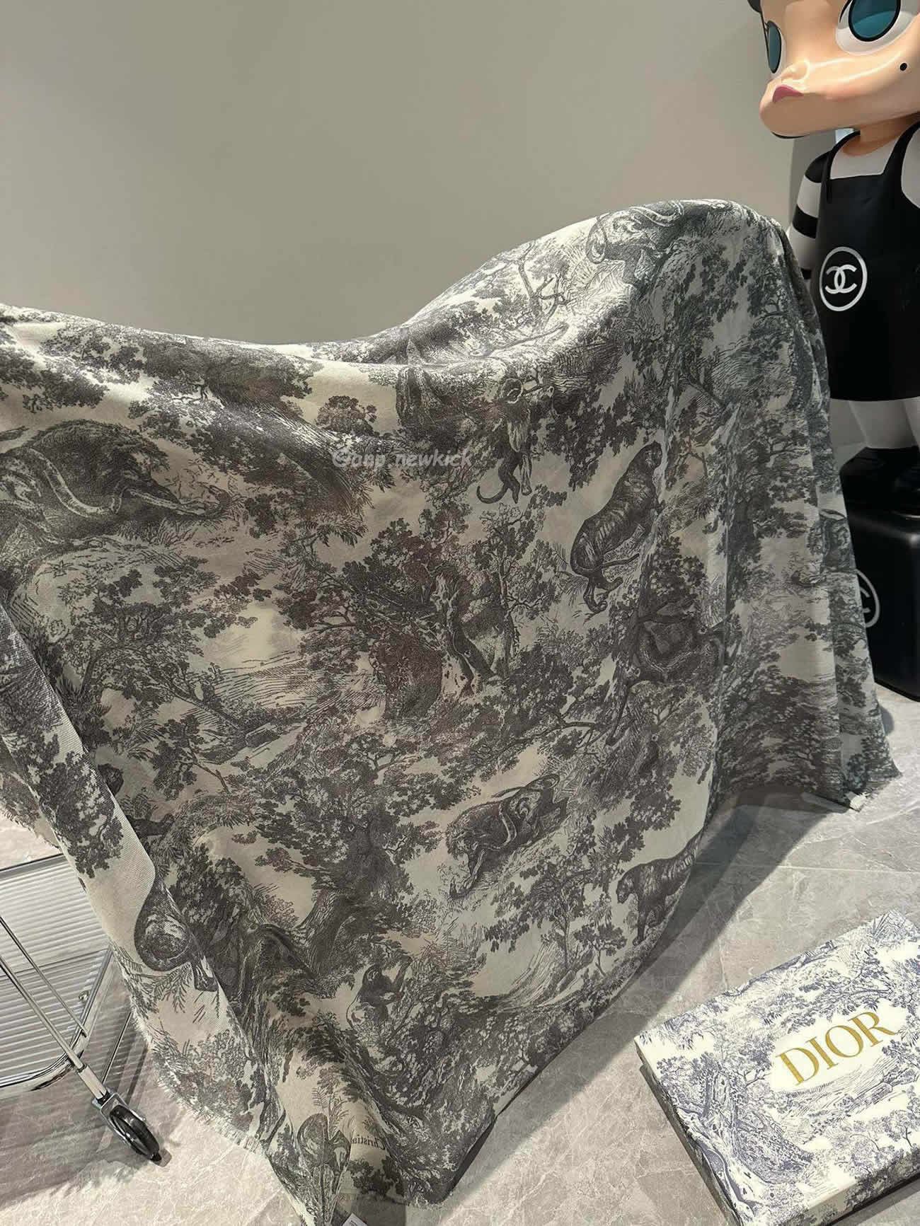 Dior Printed Shawl Cashmere Fabrics Sauvage Ruyi Print 140x180cm (18) - www.newkick.vip