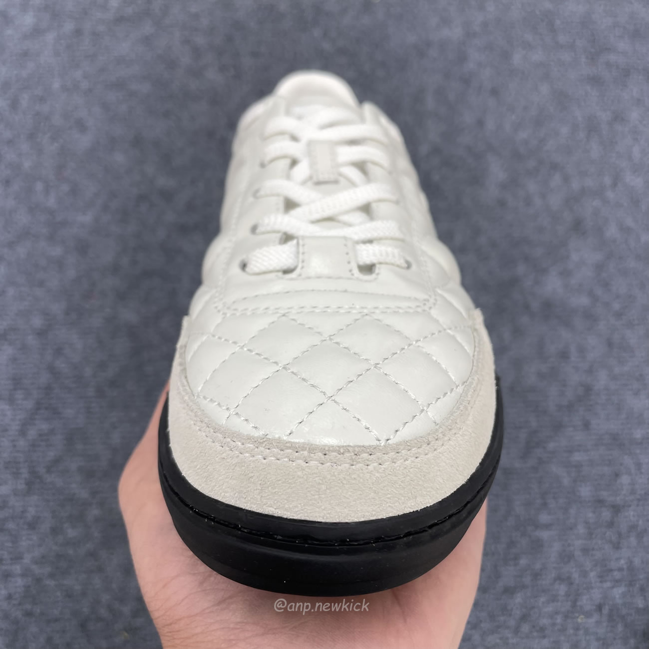 Chanel Shiny Calfskin Suede Quilted Cc Logo White Black E2435 (12) - www.newkick.vip