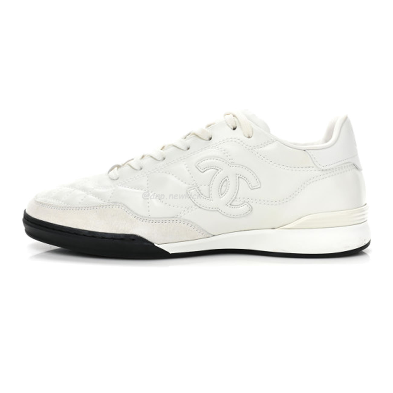 Chanel Shiny Calfskin Suede Quilted Cc Logo White Black E2435 (8) - www.newkick.vip