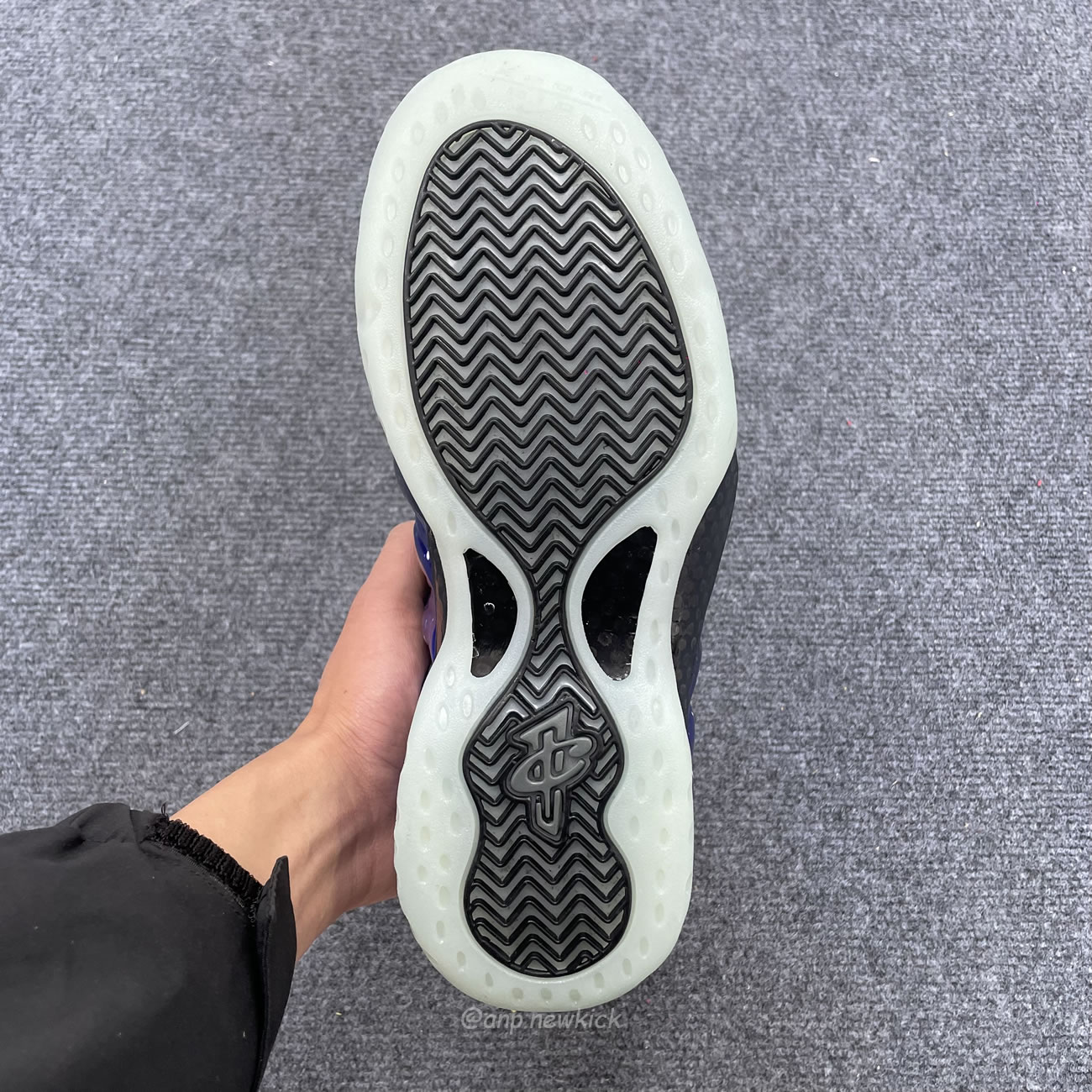 Nike Air Foamposite One Galaxy 2025 Fq4303 400 (4) - www.newkick.vip