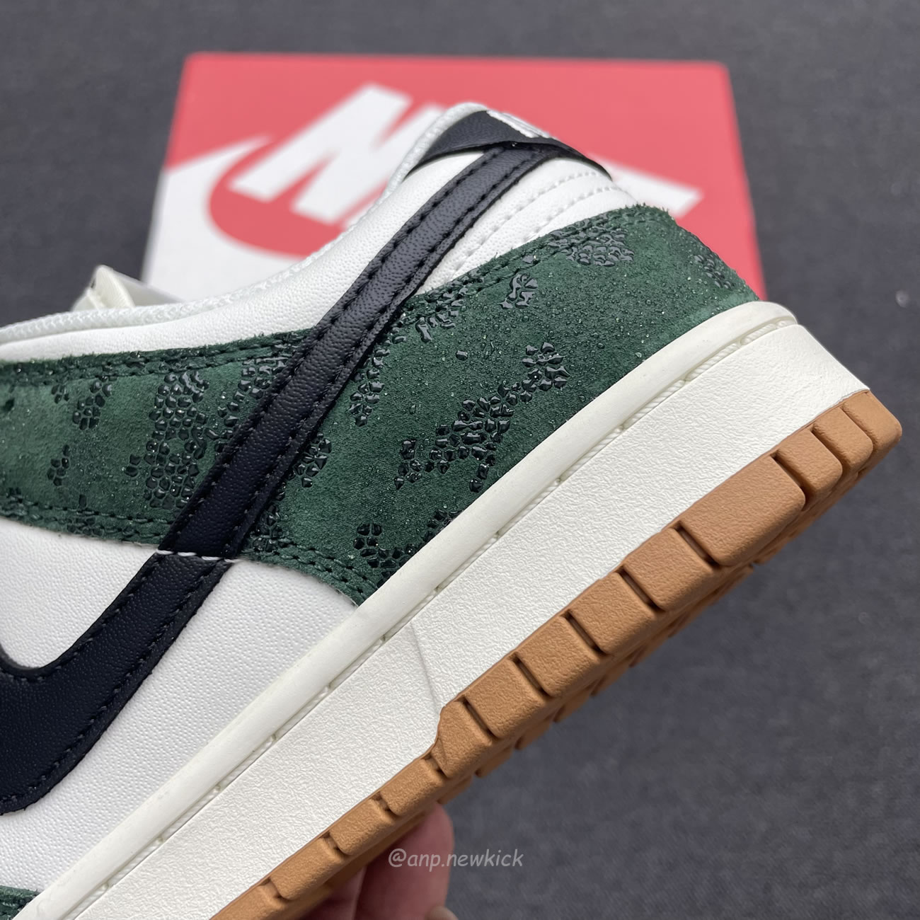 Nike Dunk Low Green Snake Womens Fq8893 397 (8) - www.newkick.vip