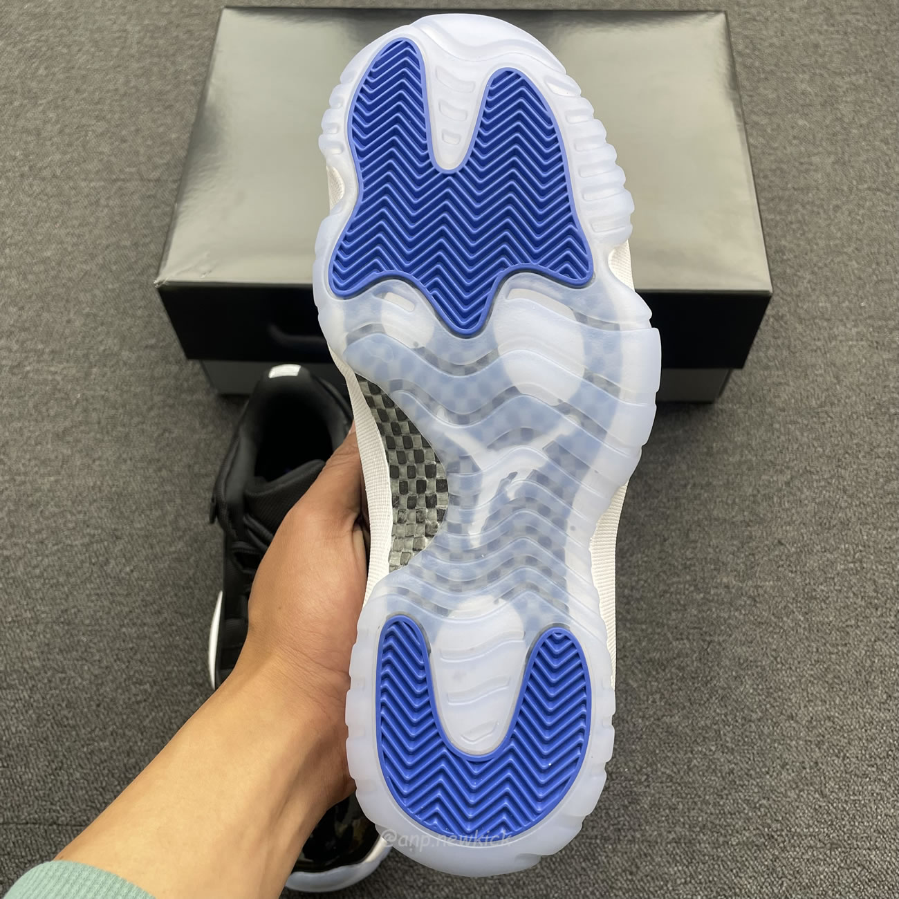 Air Jordan 11 Retro Low Space Jam Fv5104 004 (9) - www.newkick.vip