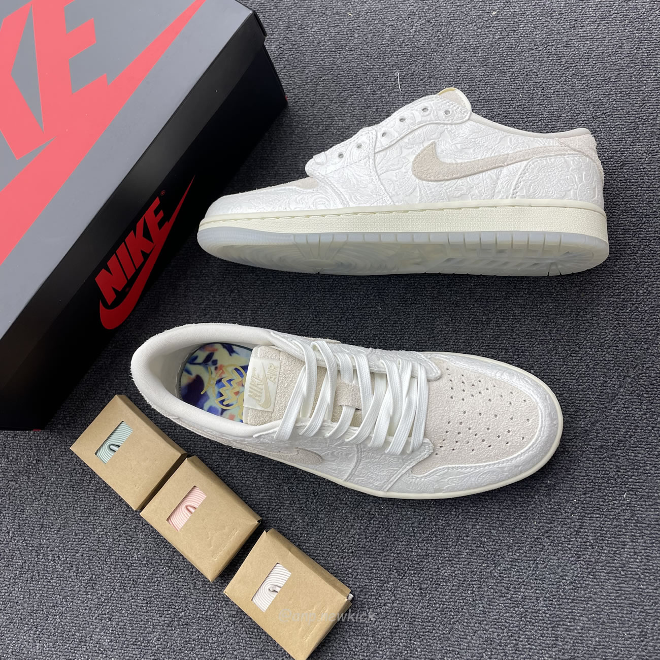 Air Jordan 1 Retro Low Og Chris Paul Fz0455 200 (2) - www.newkick.vip