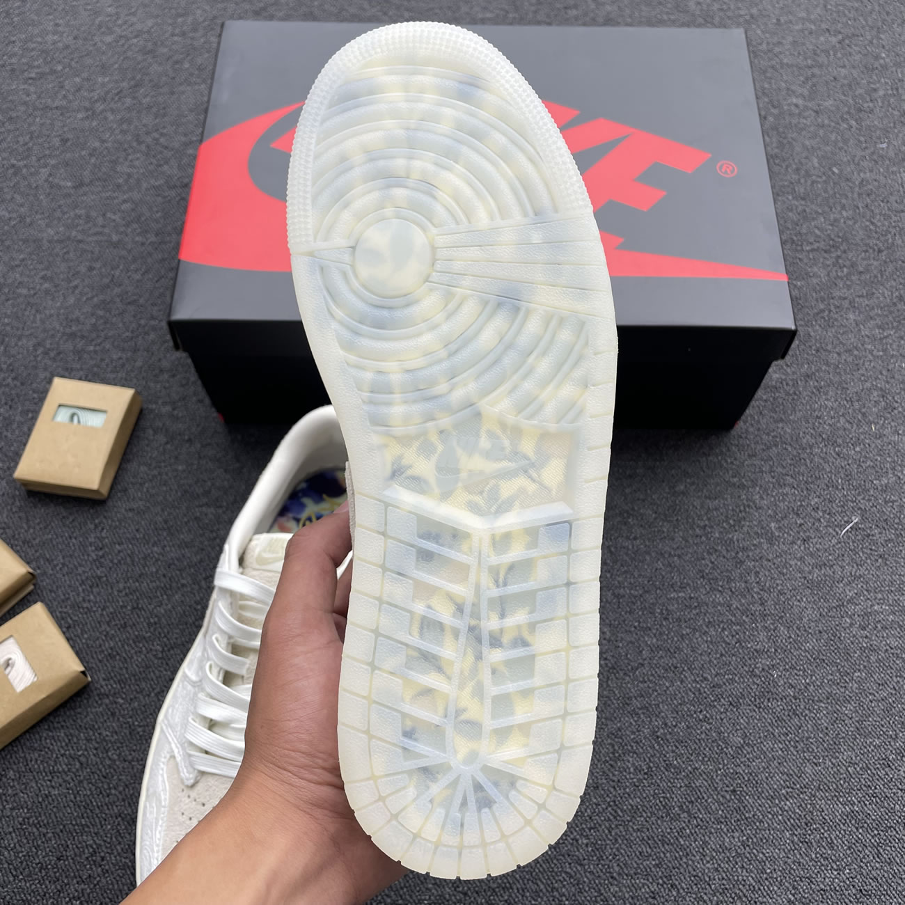 Air Jordan 1 Retro Low Og Chris Paul Fz0455 200 (9) - www.newkick.vip