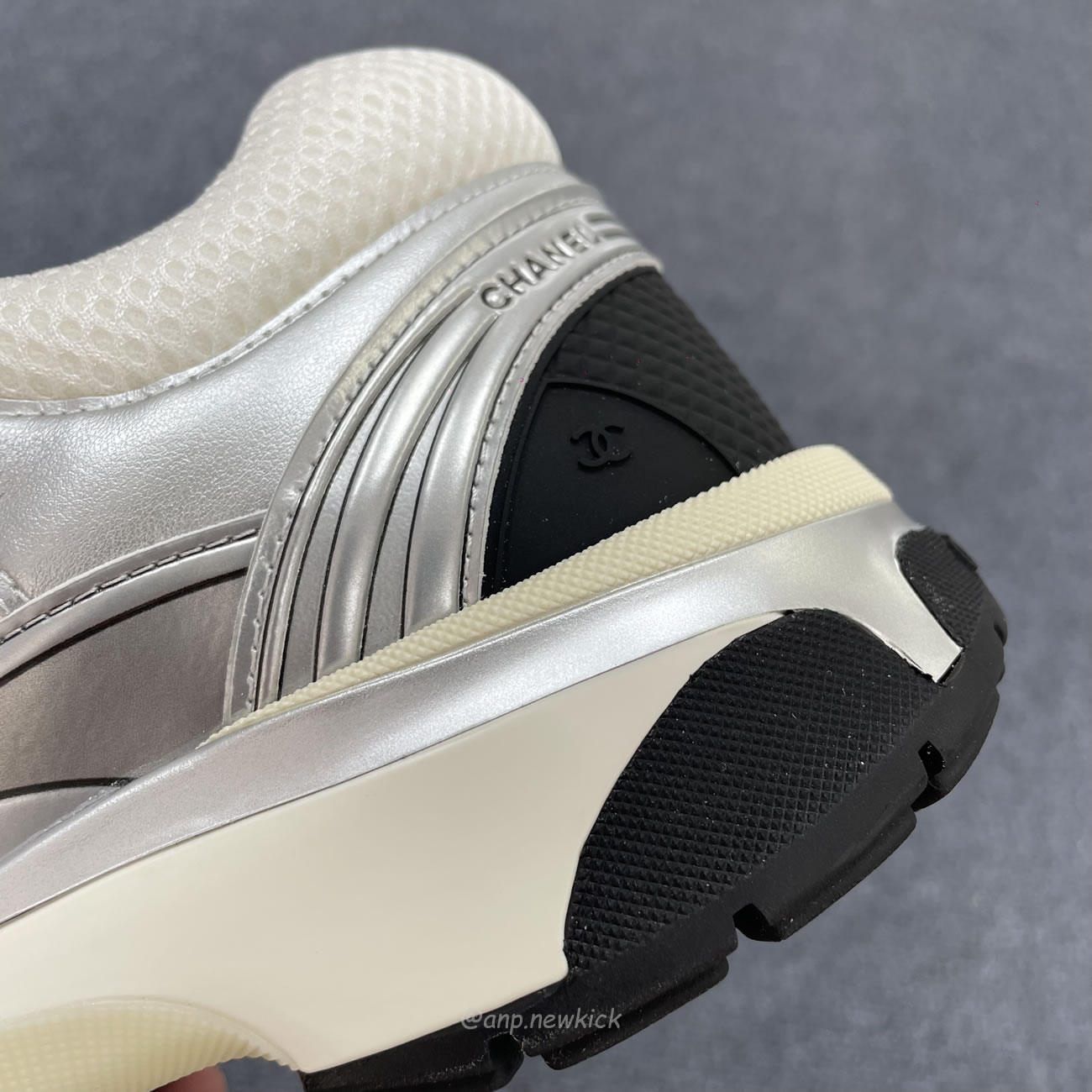 Chanel Cc Runner Silver Laminate G39792 Y56368 K5451 (4) - www.newkick.vip