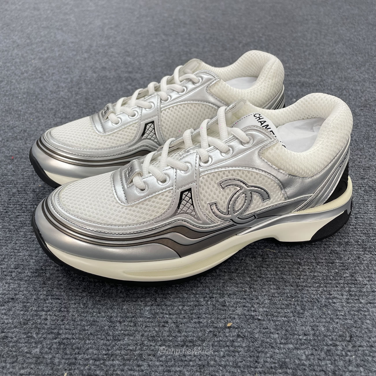 Chanel Cc Runner Silver Laminate G39792 Y56368 K5451 (6) - www.newkick.vip