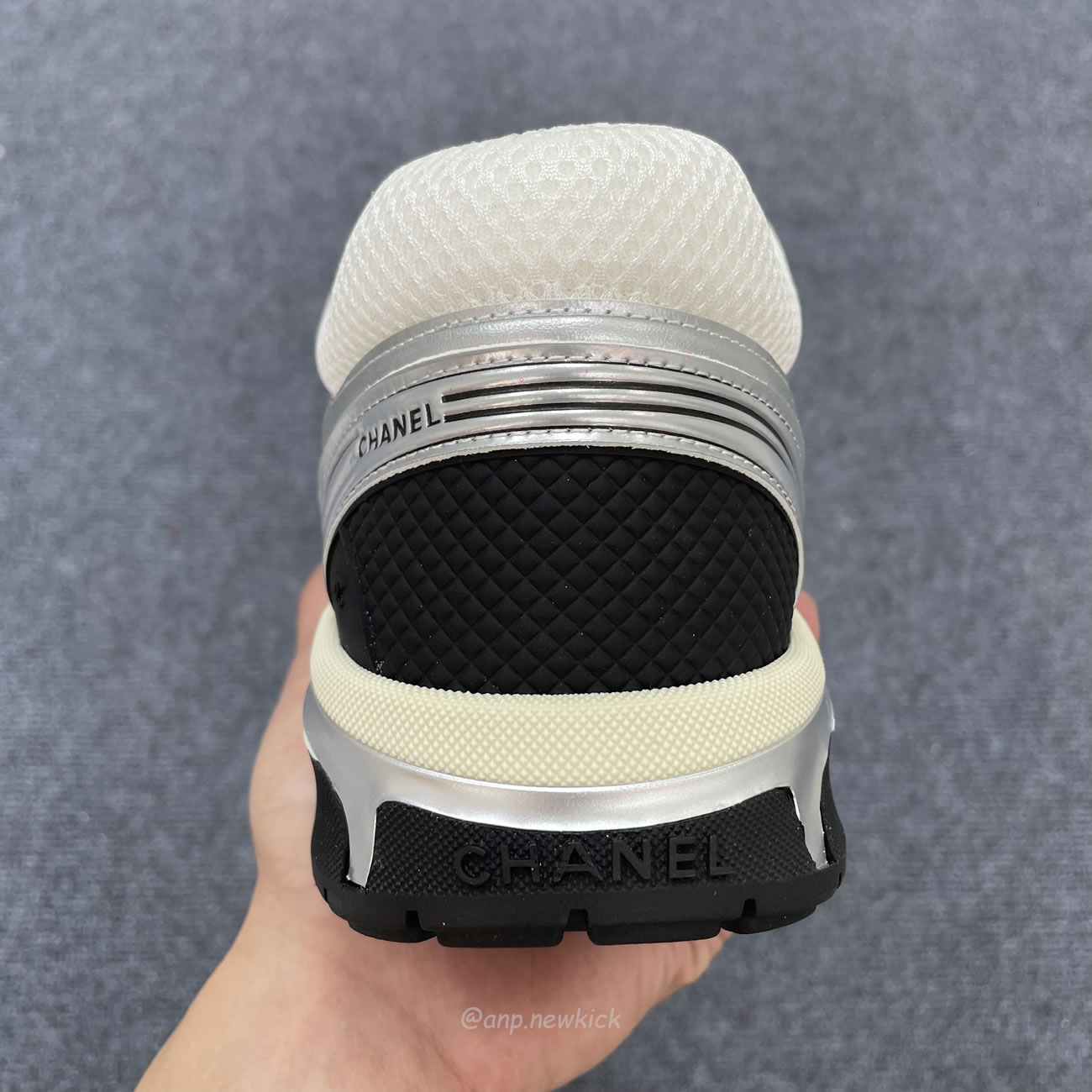 Chanel Cc Runner Silver Laminate G39792 Y56368 K5451 (8) - www.newkick.vip