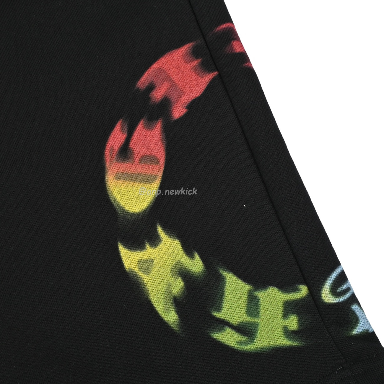 Givenchy Logo Colorful Printed Logo Capris (6) - www.newkick.vip Givenchy Logo Colorful Printed Logo Capris (6) - www.newkick.vip