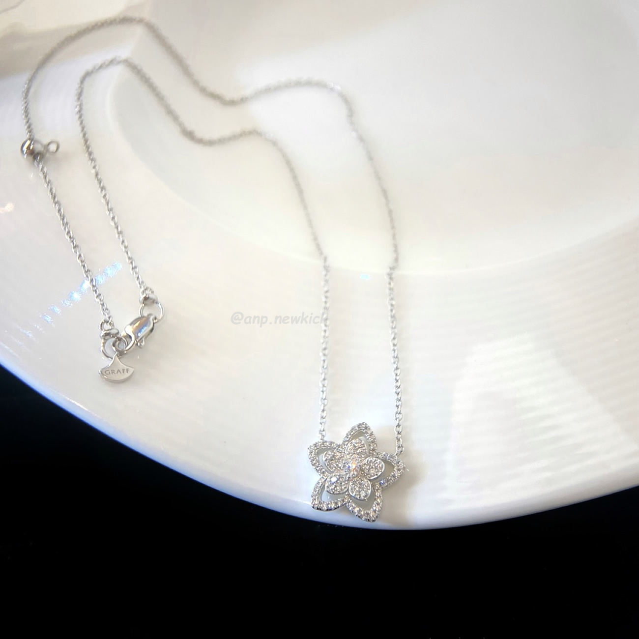Graff Wild Flower Diamond Pendant (6) - www.newkick.vip Graff Wild Flower Diamond Pendant (6) - www.newkick.vip