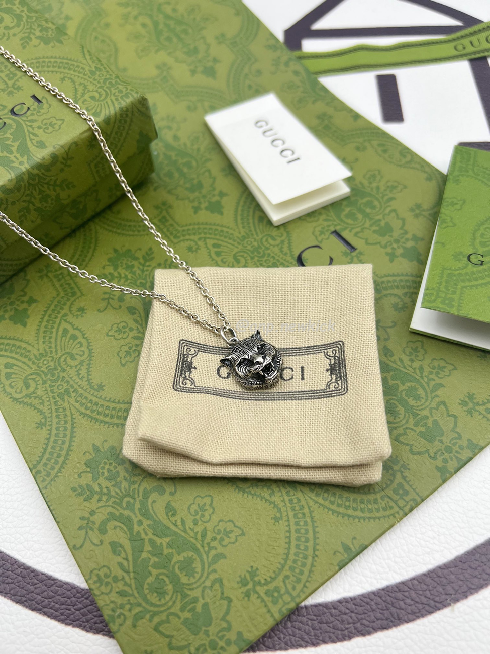 Gucci Silver Necklace With Tiger Pendant Silvery (2) - www.newkick.vip Gucci Silver Necklace With Tiger Pendant Silvery (2) - www.newkick.vip