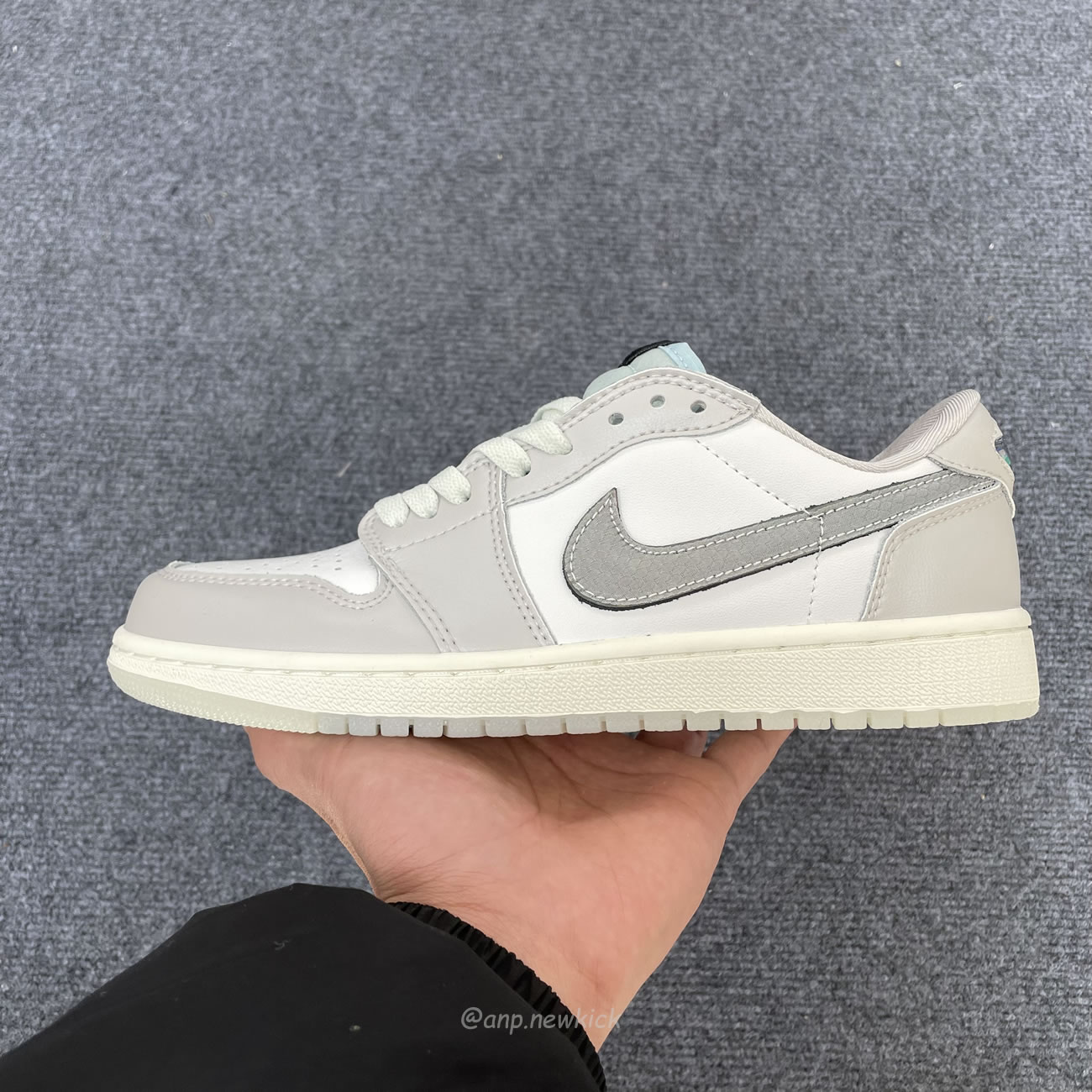 Air Jordan 1 Retro Low Og Year Of The Snake 2025 Hf3144 100 (3) - www.newkick.vip