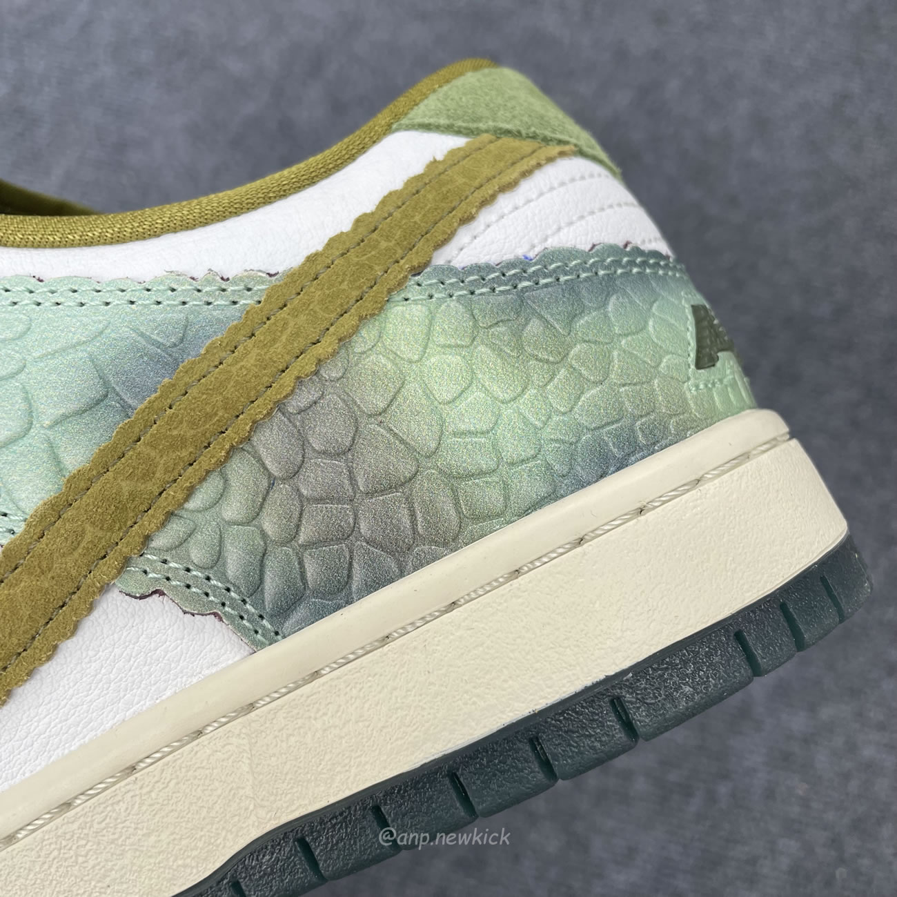 Nike Sb Dunk Low Alexis Sablone Chameleon Hj3386 300 (10) - www.newkick.vip