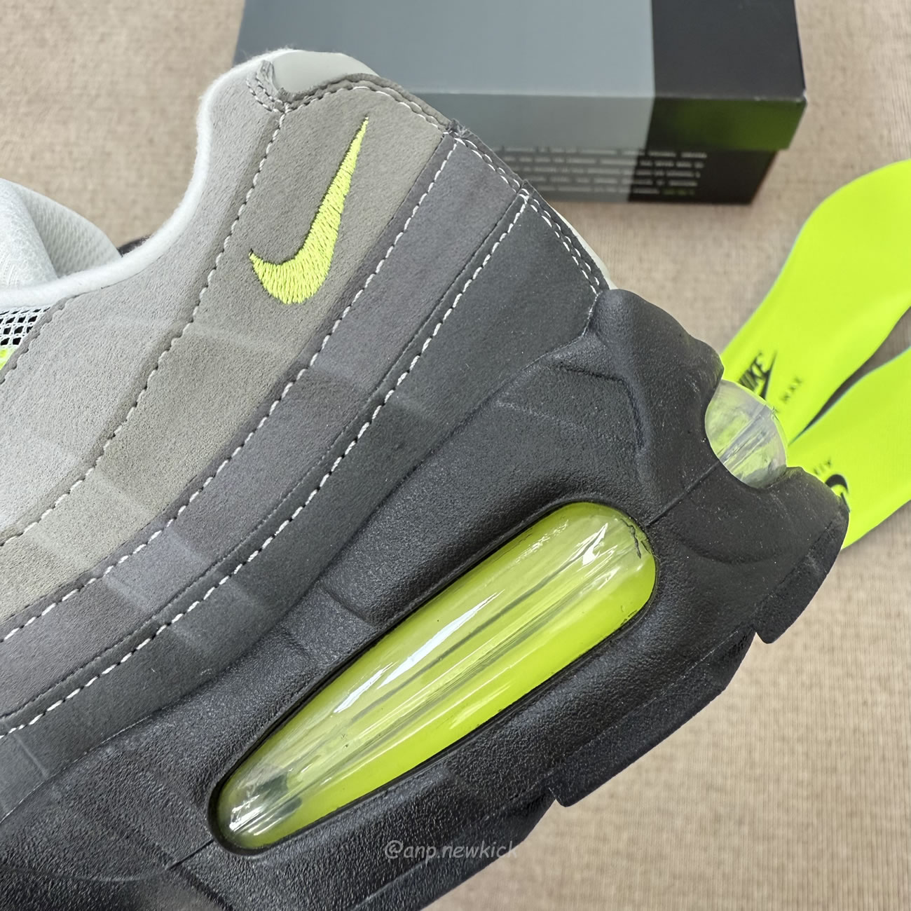 Nike Air Max 95 Og Big Bubble Neon 2025 Hm4740 001 (2) - www.newkick.vip