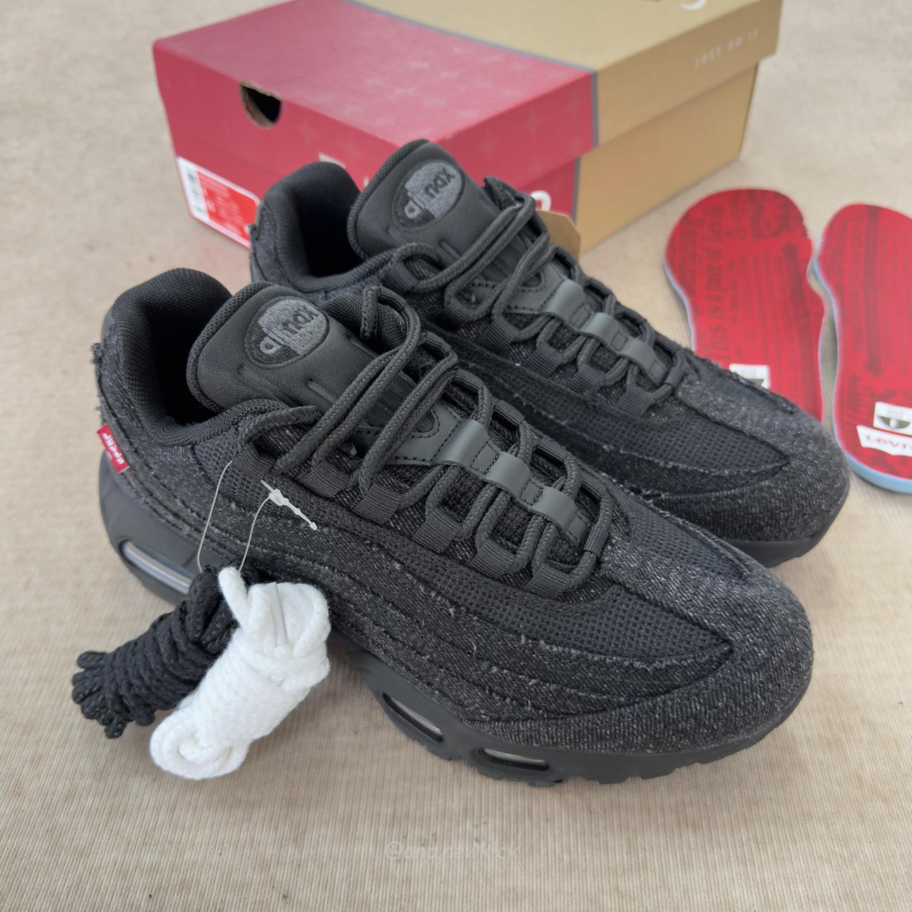 Nike Air Max 95 Og Levis Black Hm4743 001 (7) - www.newkick.vip Nike Air Max 95 Og Levis Black Hm4743 001 (7) - www.newkick.vip