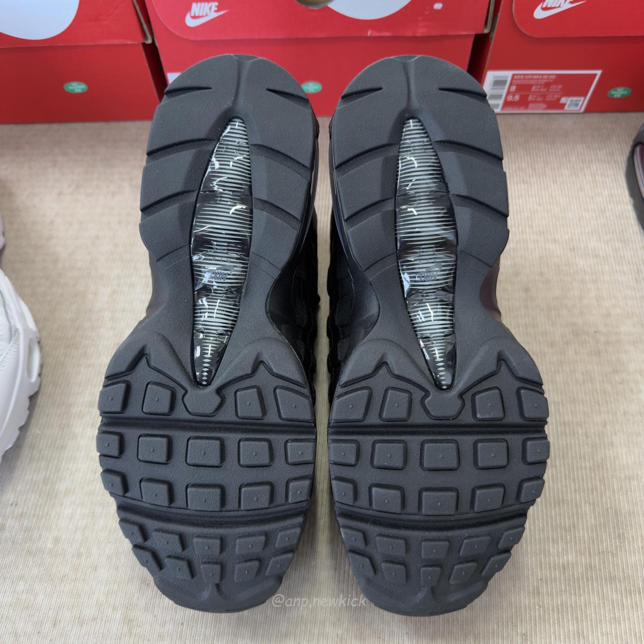 Nike Air Max 95 Og Big Bubble Black Anthracite Triple White Fireberry (9) - www.newkick.vip