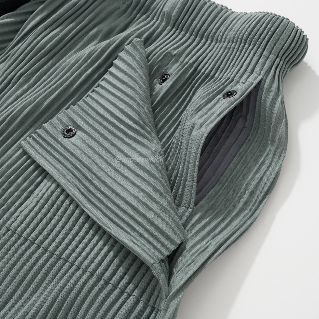 Homme Plissé Issey Miyake Flip Shorts Black Green (14) - www.newkick.vip Homme Plissé Issey Miyake Flip Shorts Black Green (14) - www.newkick.vip