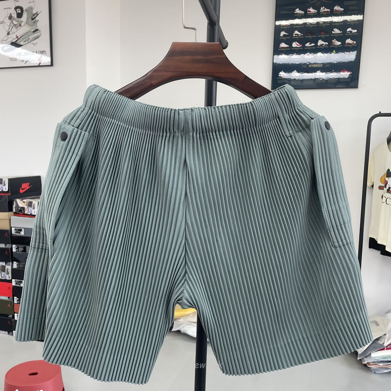 Homme Plissé Issey Miyake Flip Shorts Black Green (3) - www.newkick.vip Homme Plissé Issey Miyake Flip Shorts Black Green (3) - www.newkick.vip
