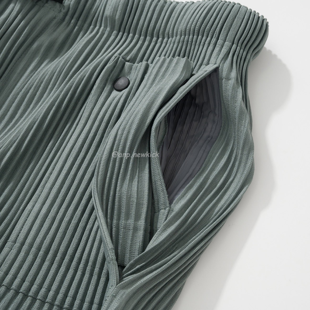 Homme Plissé Issey Miyake Flip Shorts Black Green (9) - www.newkick.vip Homme Plissé Issey Miyake Flip Shorts Black Green (9) - www.newkick.vip