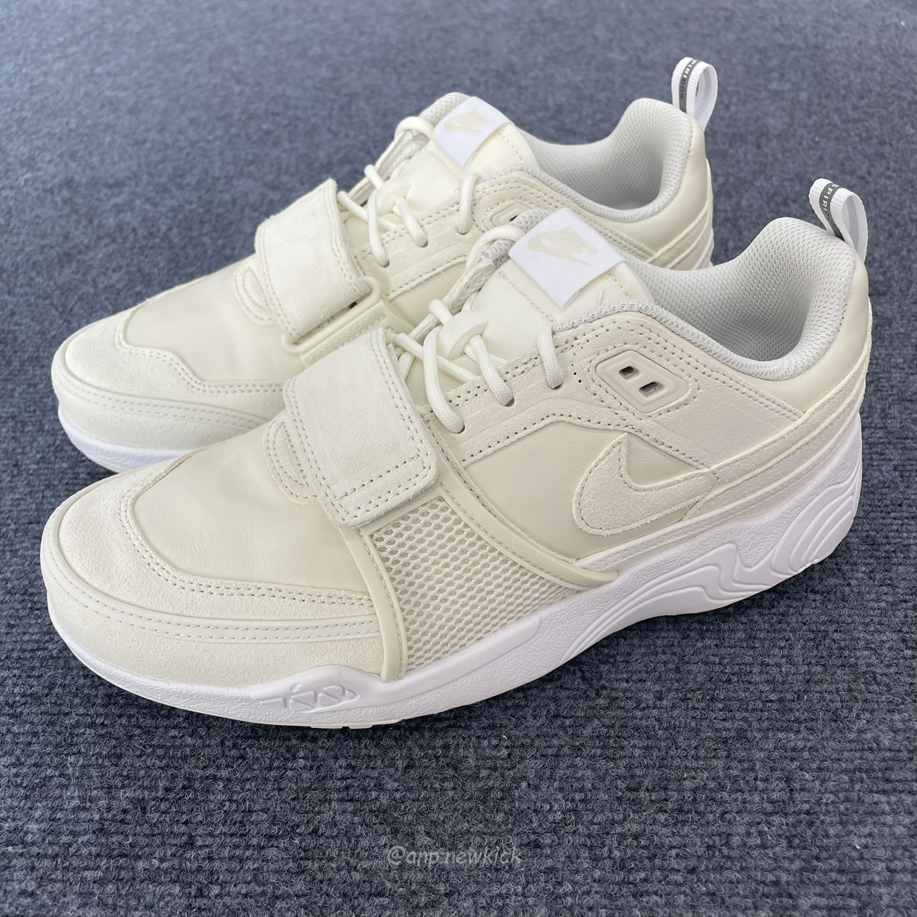 Nike Zoom Field Jaxx Sp Travis Scott Sail Hq3061 100 (2) - www.newkick.vip Nike Zoom Field Jaxx Sp Travis Scott Sail Hq3061 100 (2) - www.newkick.vip
