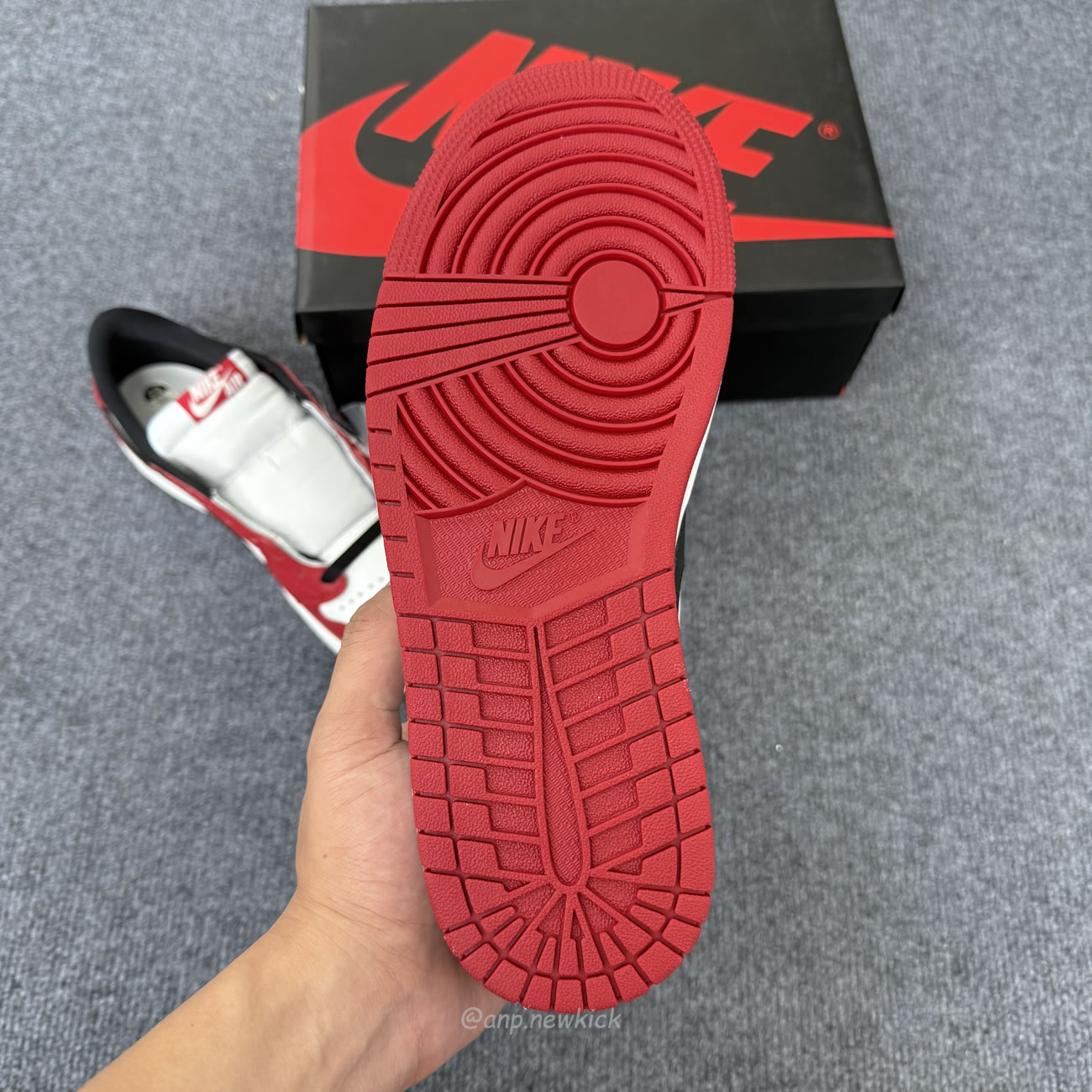 Air Jordan 1 Retro Low Og Chicago 2025 Hq6998 600 (11) - www.newkick.vip