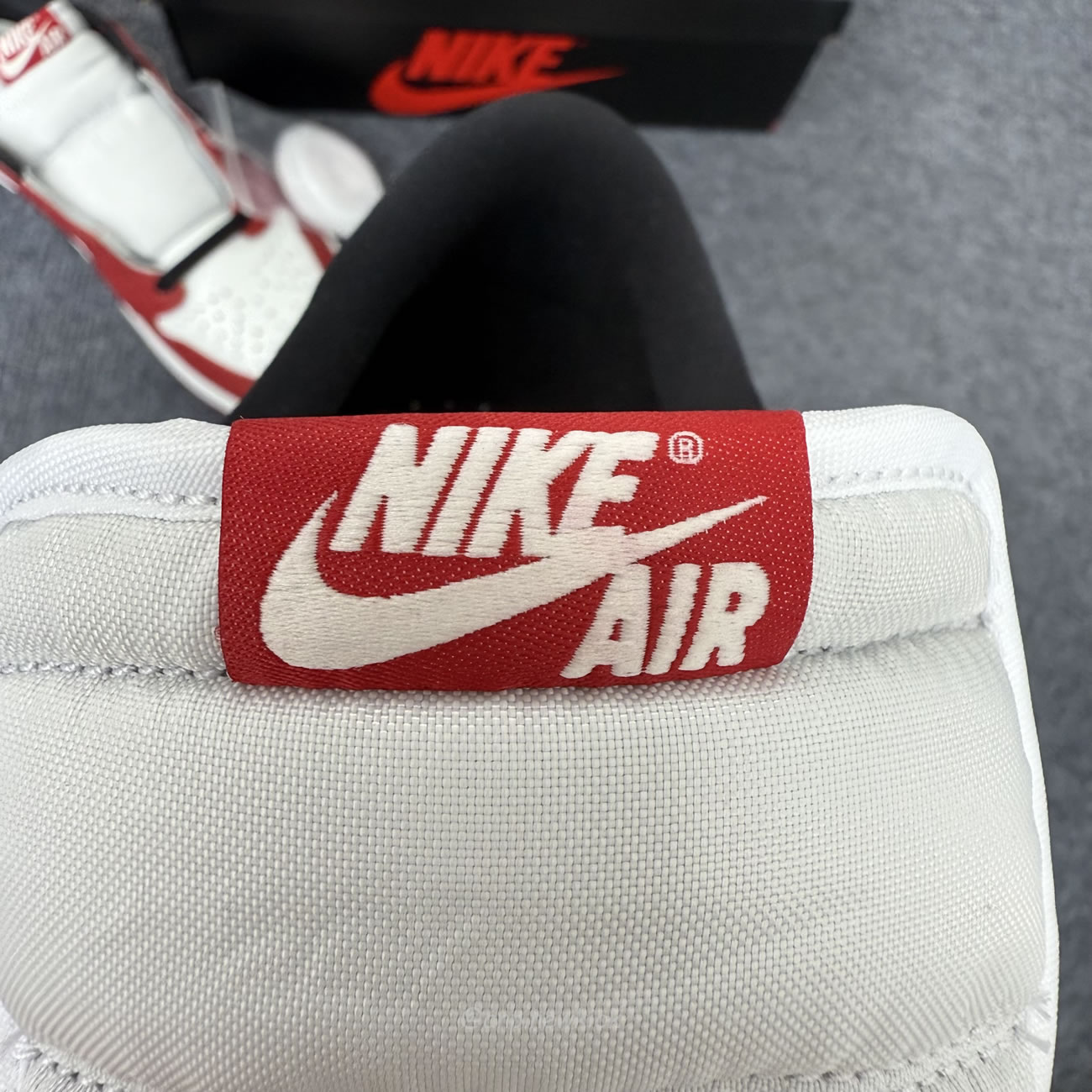 Air Jordan 1 Retro Low Og Chicago 2025 Hq6998 600 (12) - www.newkick.vip