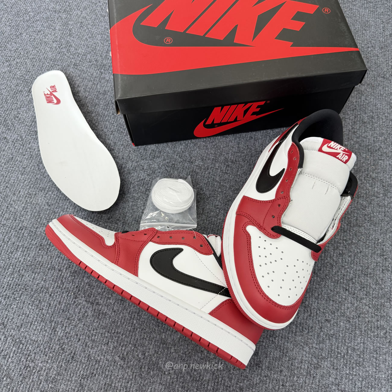 Air Jordan 1 Retro Low Og Chicago 2025 Hq6998 600 (3) - www.newkick.vip