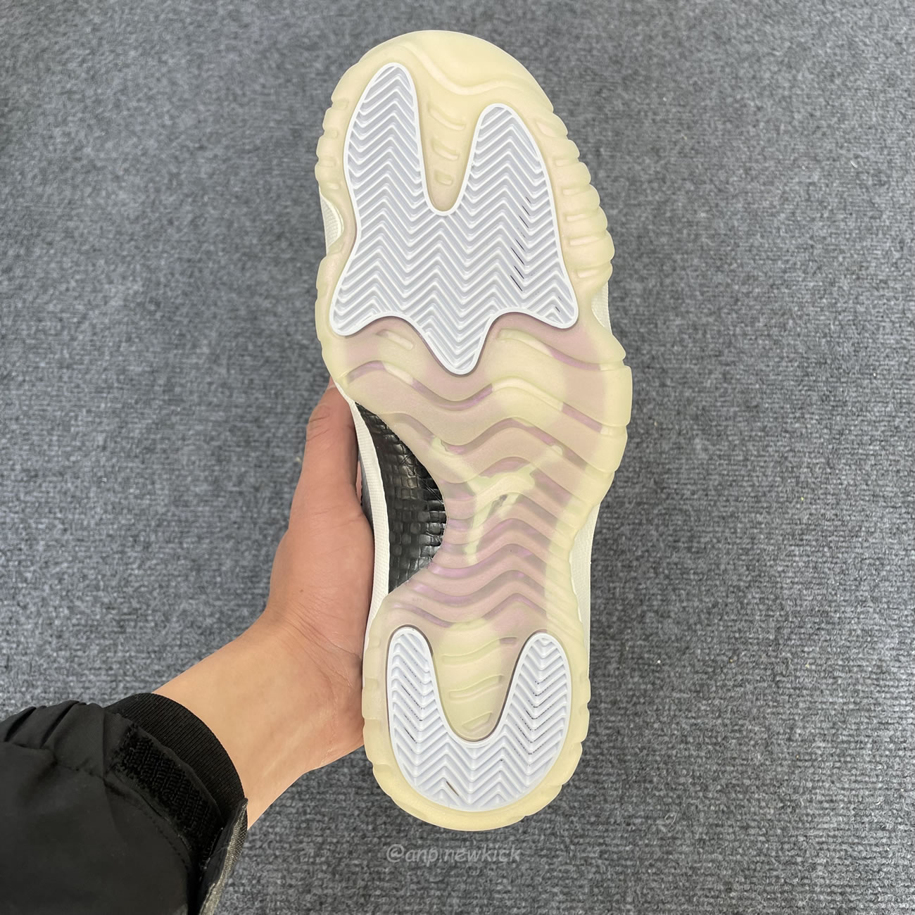 Air Jordan 11 Retro Low Year Of The Snake Hq7000 001 (4) - www.newkick.vip Air Jordan 11 Retro Low Year Of The Snake Hq7000 001 (4) - www.newkick.vip