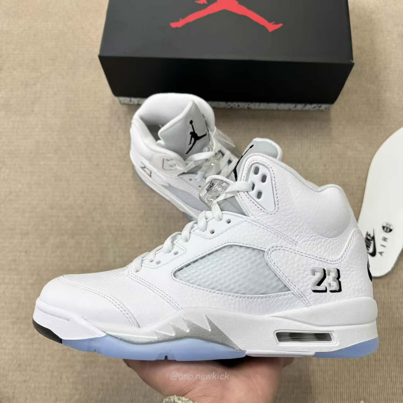 Air Jordan 5 Og White Metallic Hq7978 103 (4) - www.newkick.vip Air Jordan 5 Og White Metallic Hq7978 103 (4) - www.newkick.vip