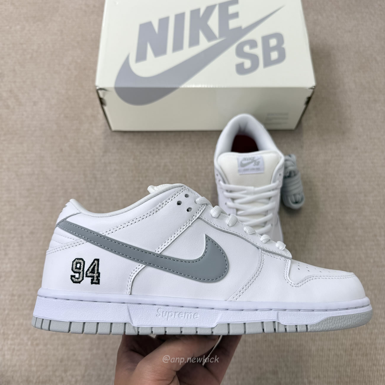 Nike Sb Dunk Low Supreme 94 White Metallic Silver Hq8487 100 (7) - www.newkick.vip