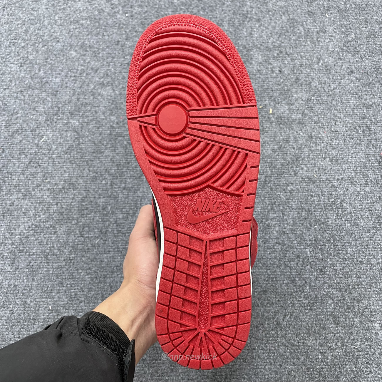 Air Jordan 1 High 85 Bred 2025 Hv6674 067 (3) - www.newkick.vip