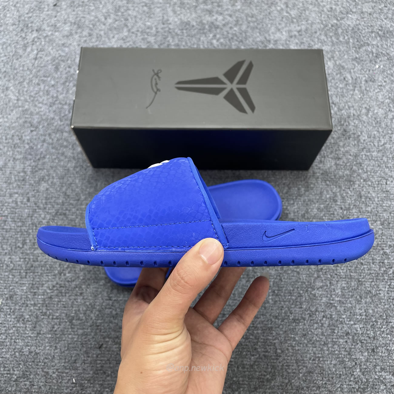 Nike Offcourt Slide Kobe Bryant Dodgers If2870 400 (9) - www.newkick.vip