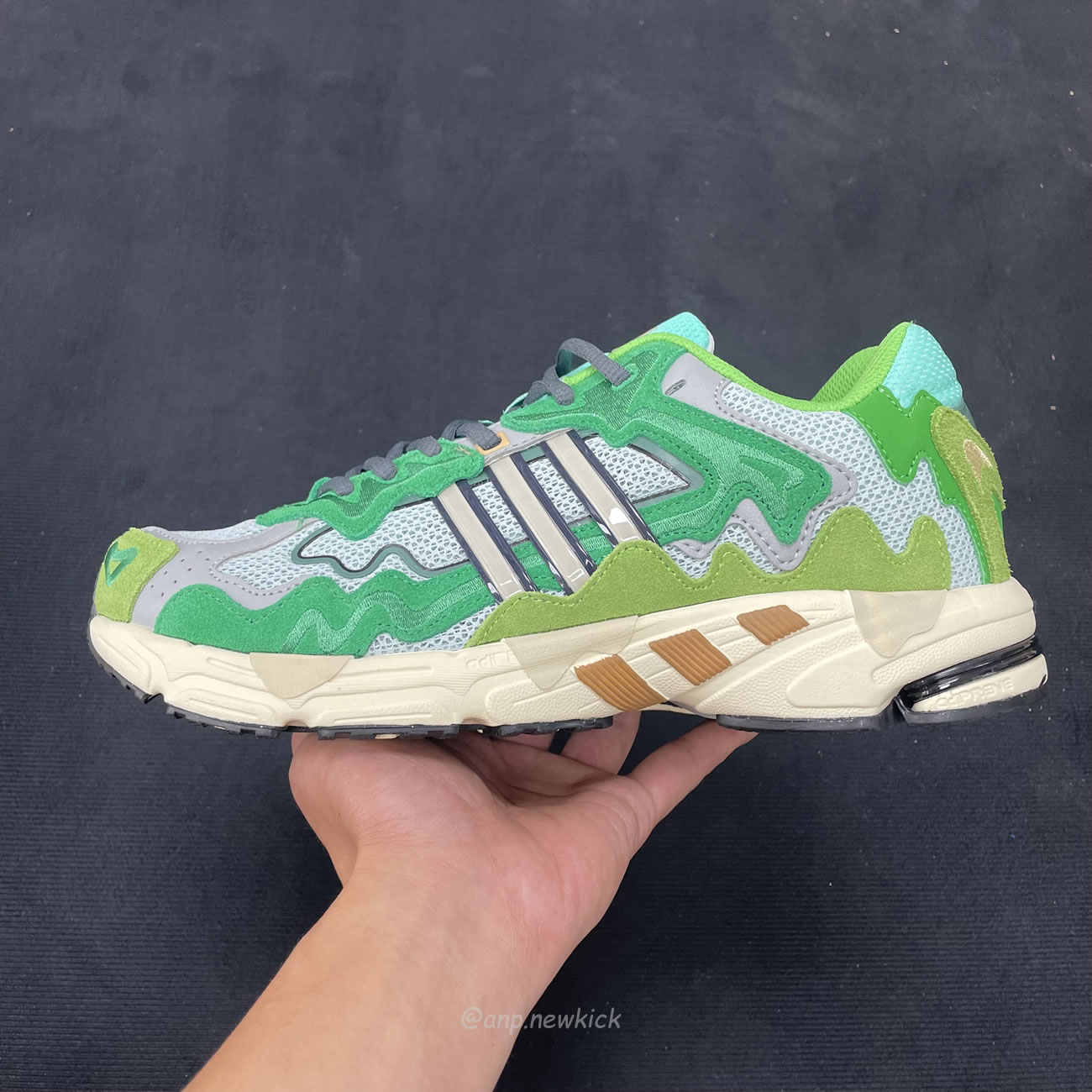 Adidas Response Cl Bad Bunny Boston Day If7182 (7) - www.newkick.vip