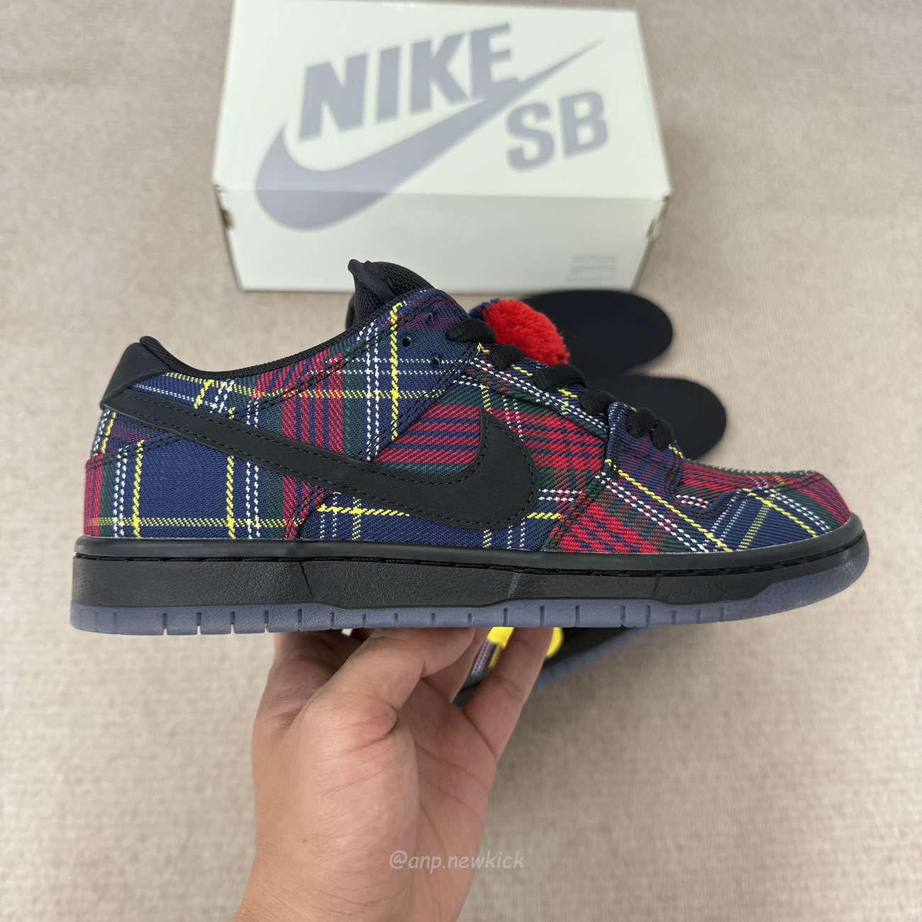 Nike Sb Dunk Low Nardwuar Ii1493 600 (4) - www.newkick.vip Nike Sb Dunk Low Nardwuar Ii1493 600 (4) - www.newkick.vip