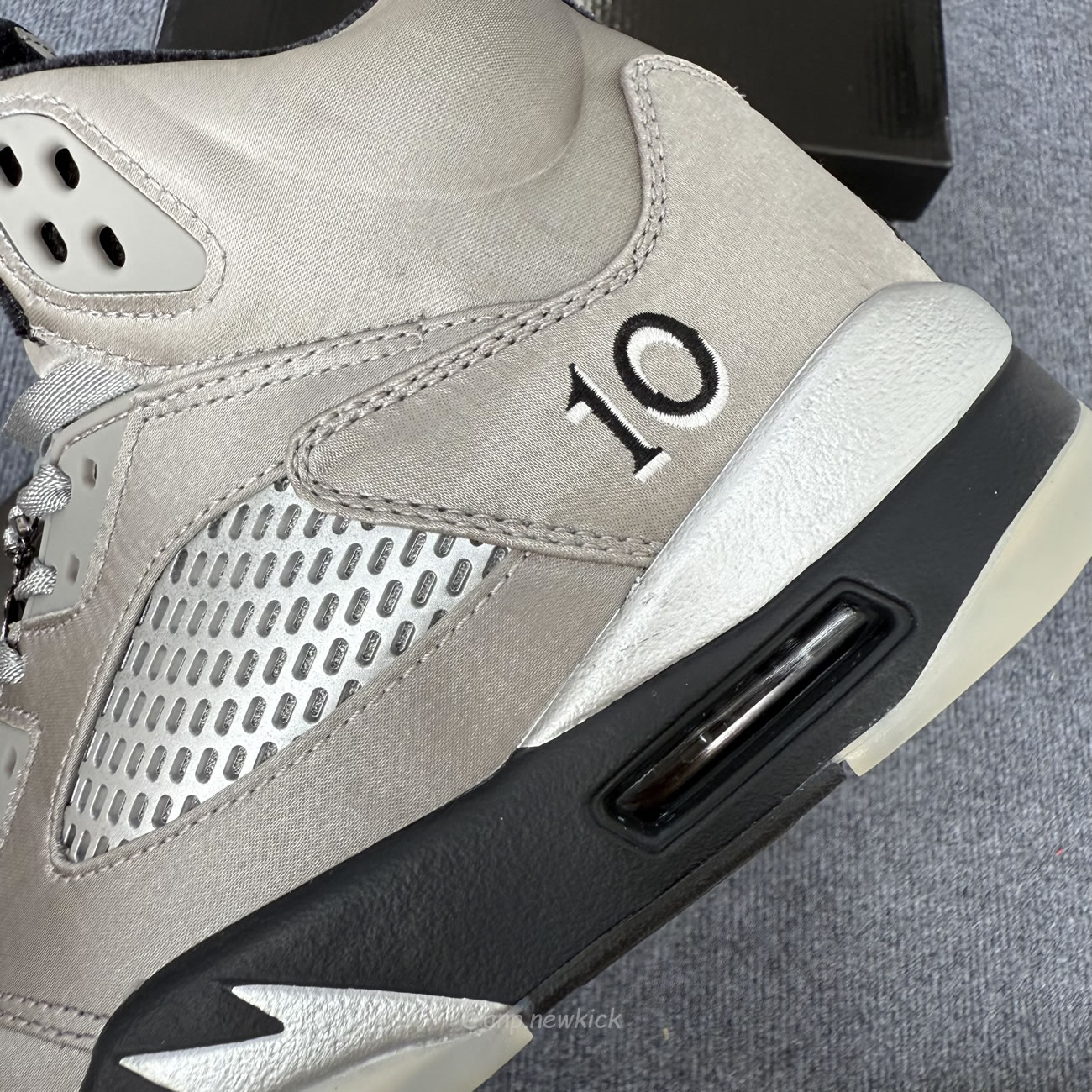 Air Jordan 5 Retro Wings 2025 Womens Io2038 001 (2) - www.newkick.vip Air Jordan 5 Retro Wings 2025 Womens Io2038 001 (2) - www.newkick.vip