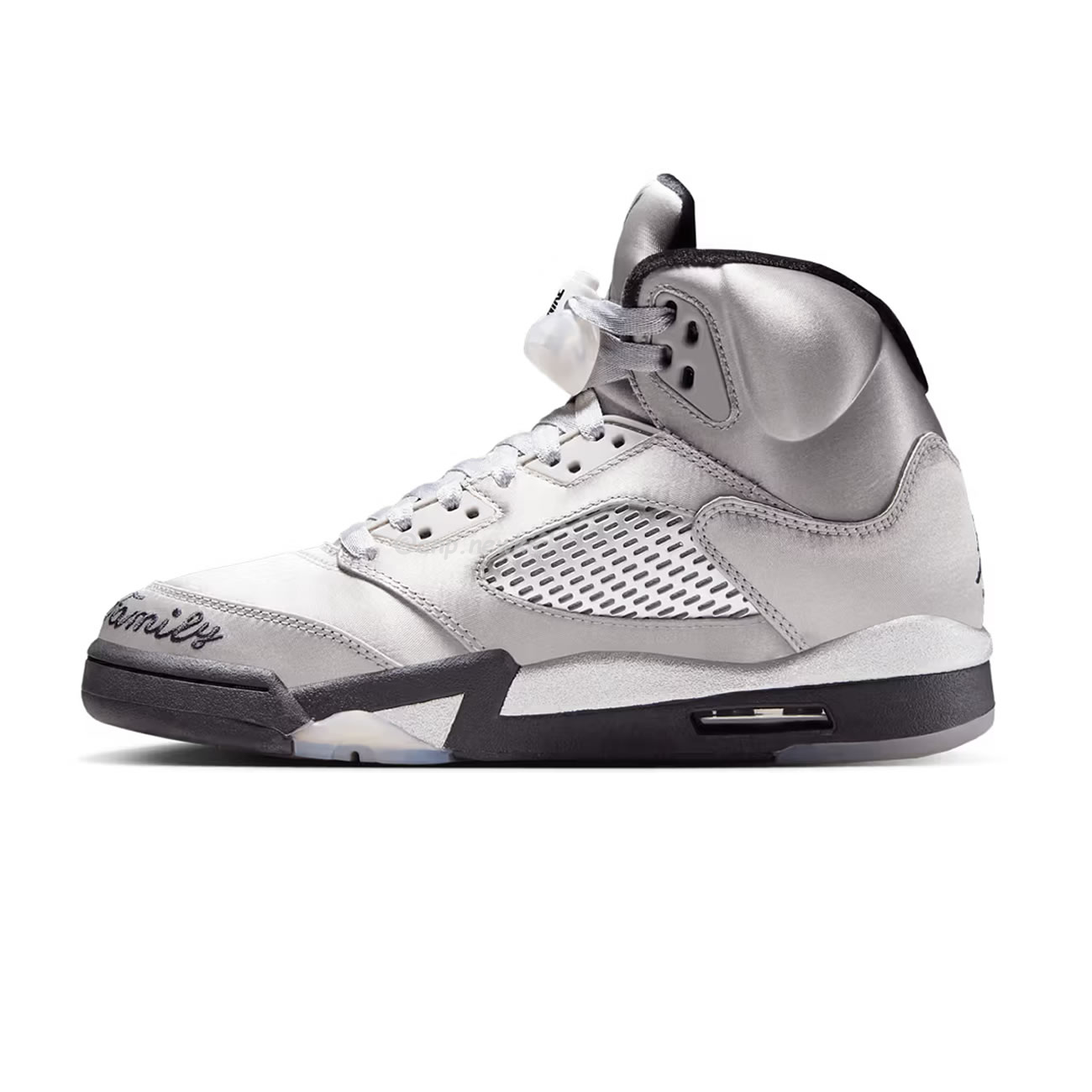 Air Jordan 5 Retro Wings 2025 Womens Io2038 001 (1) - www.newkick.vip