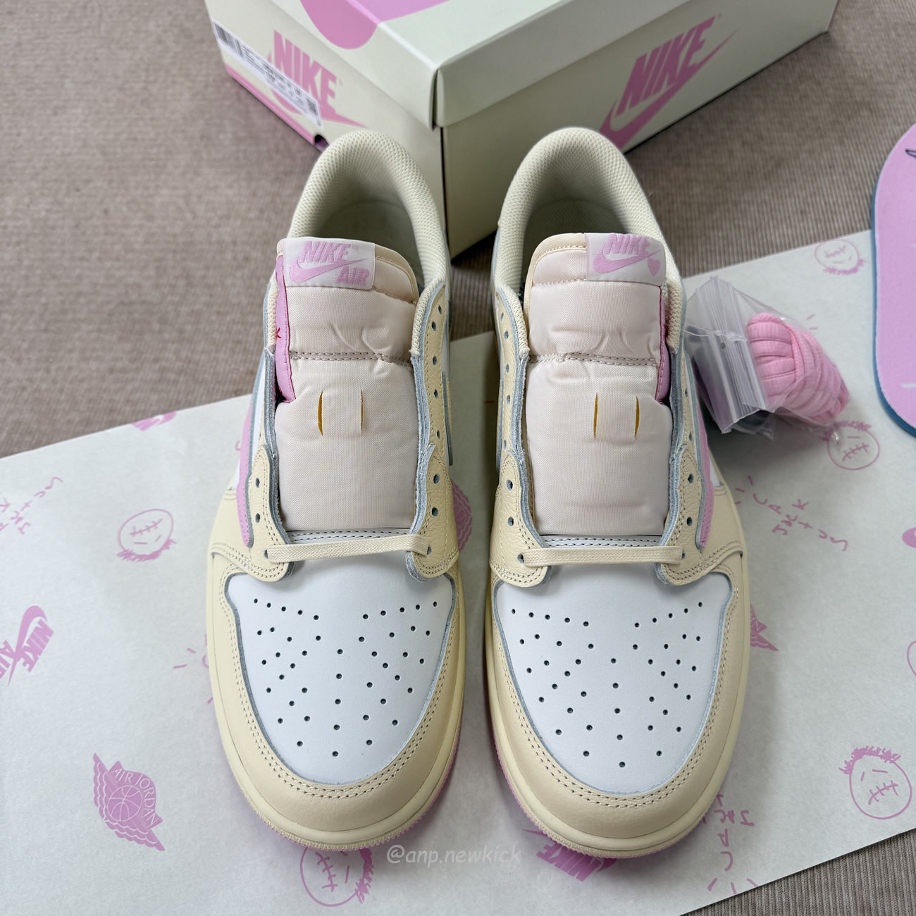 Air Jordan 1 Retro Low Og Sp Travis Scott Shy Pink Iq7604 100 (12) - www.newkick.vip