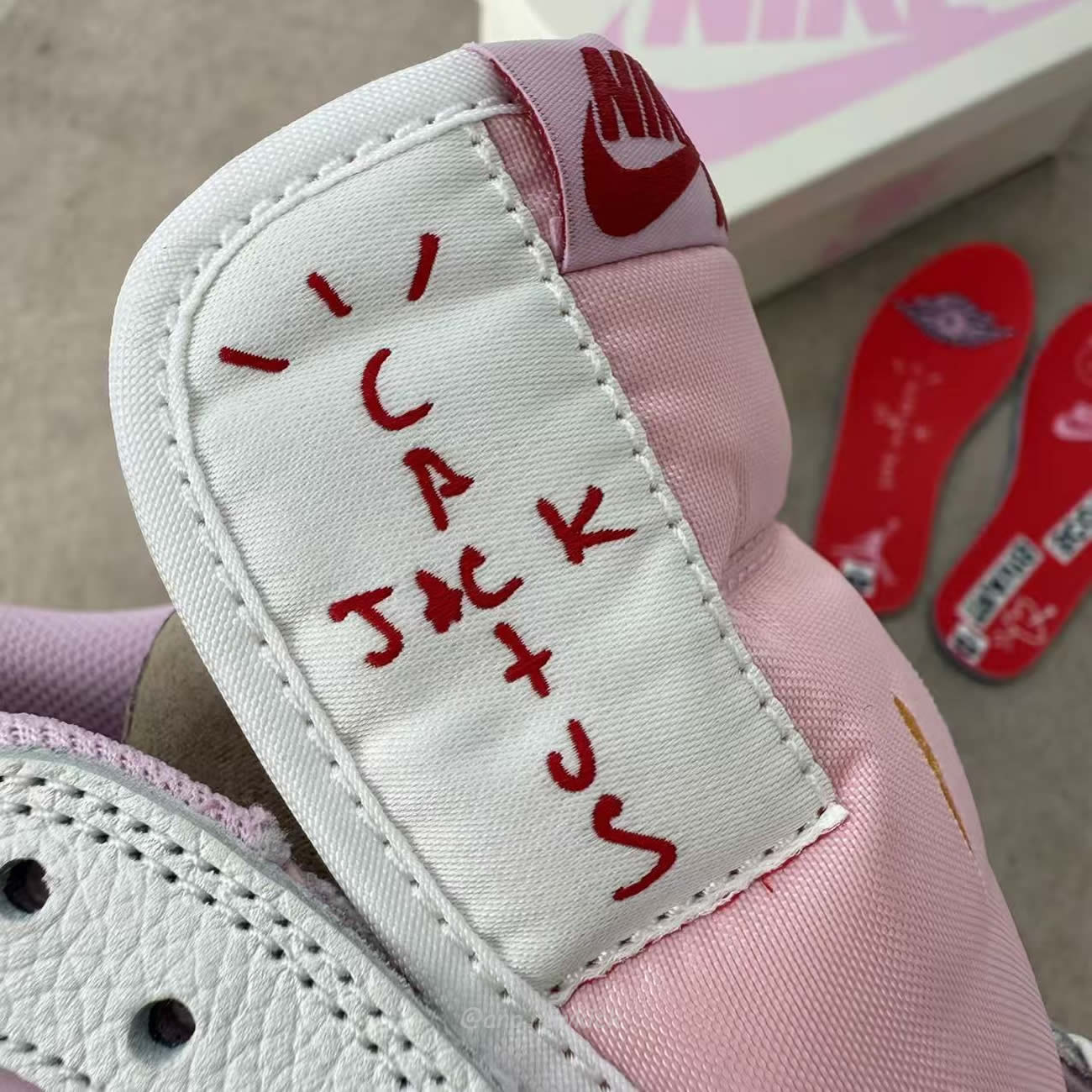 Air Jordan 1 Retro Low Og Sp Travis Scott Shy Pink Iq7604 101 (2) - www.newkick.vip