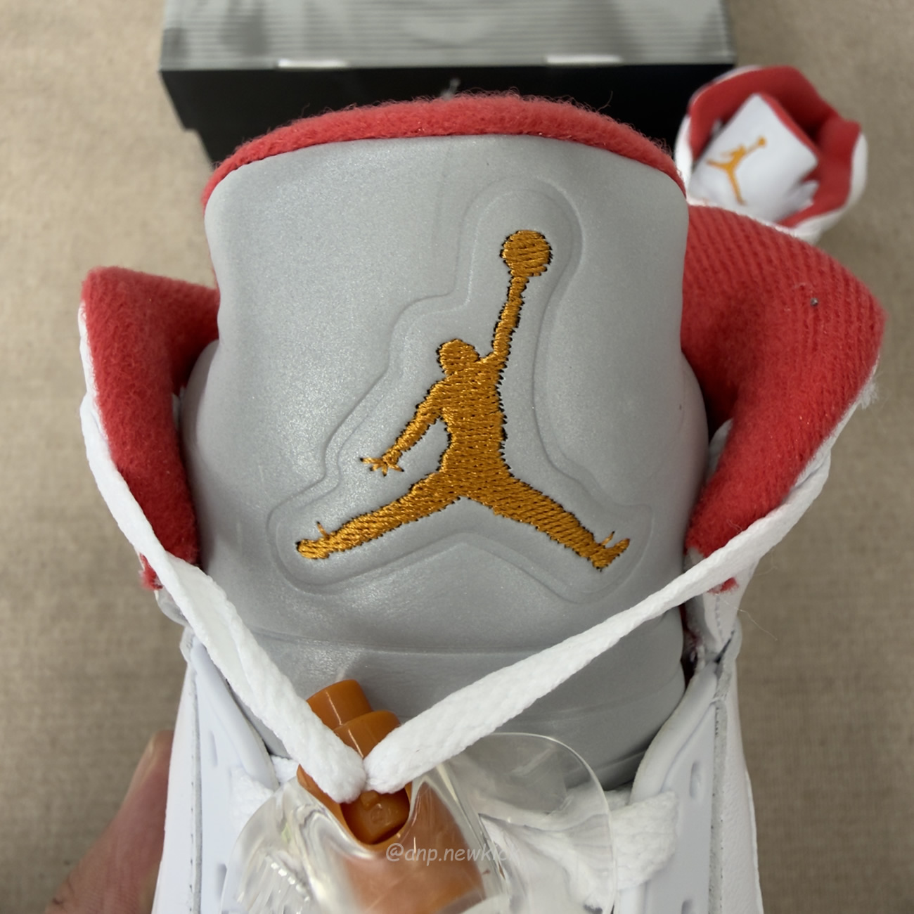 Air Jordan 5 Retro White Sunset Iv5678 102 (2) - www.newkick.vip
