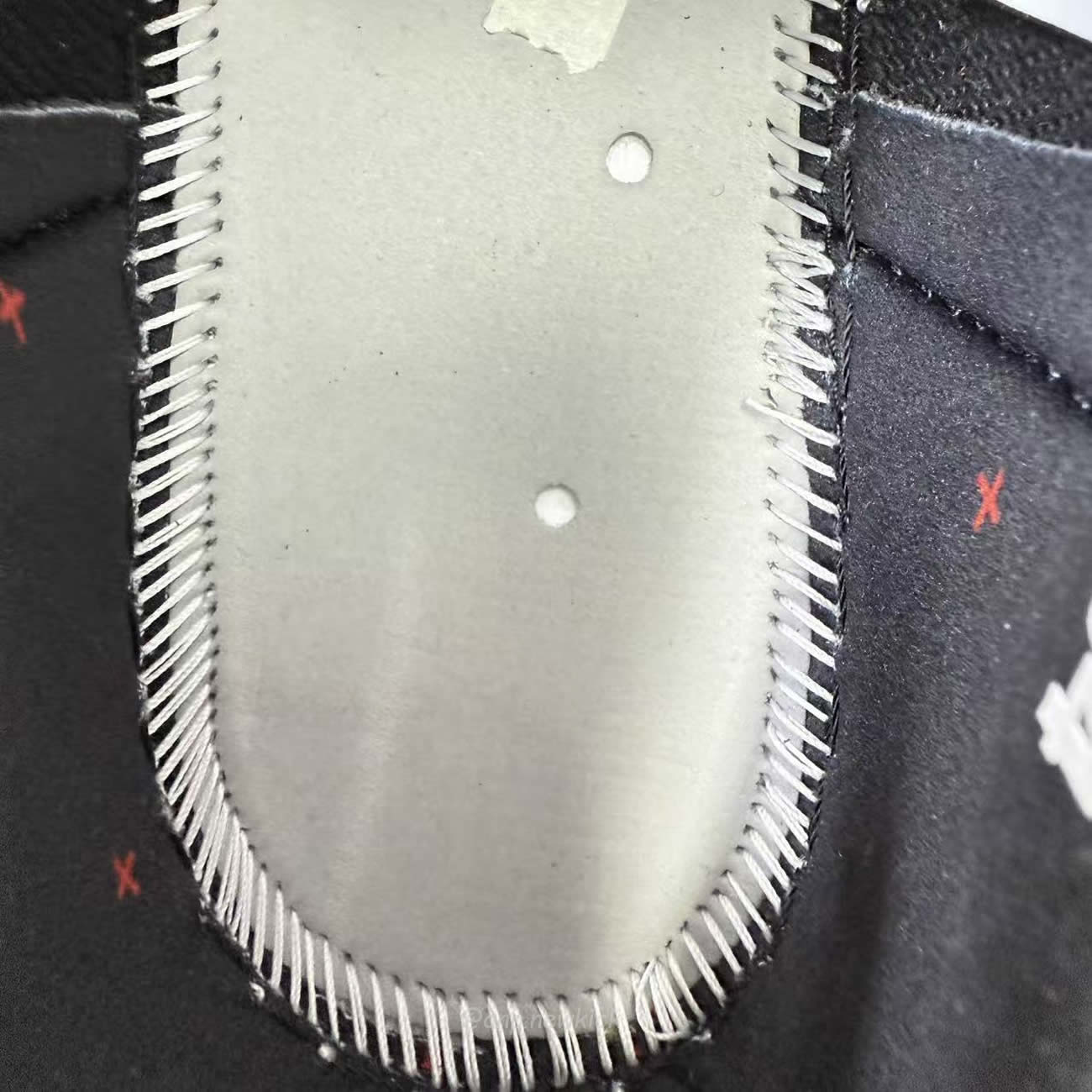 Air Jordan 1 Retro Low Og Banned Iw6276 001 (4) - www.newkick.vip