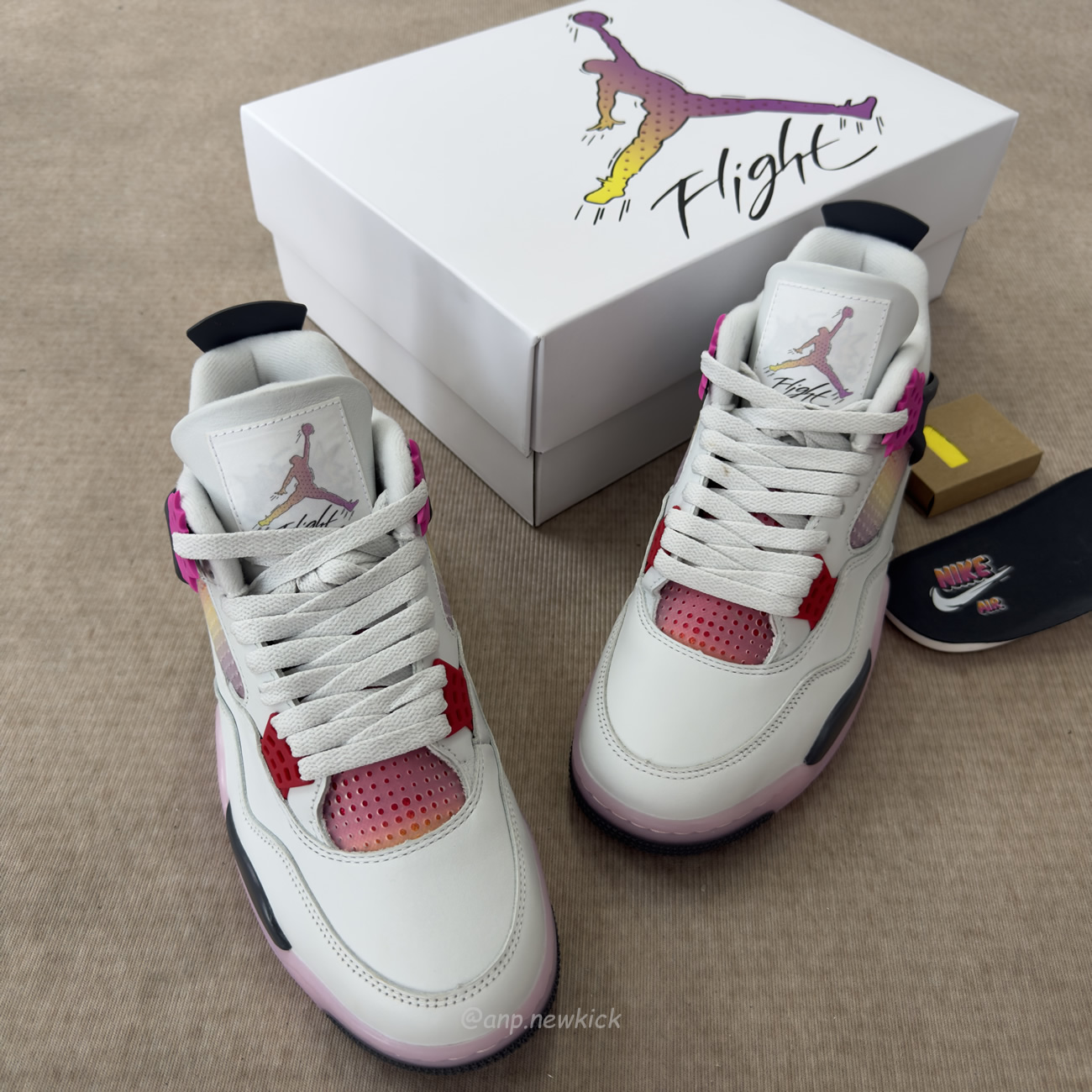 Air Jordan 4 Retro Comic Ja1135 100 (3) - www.newkick.vip