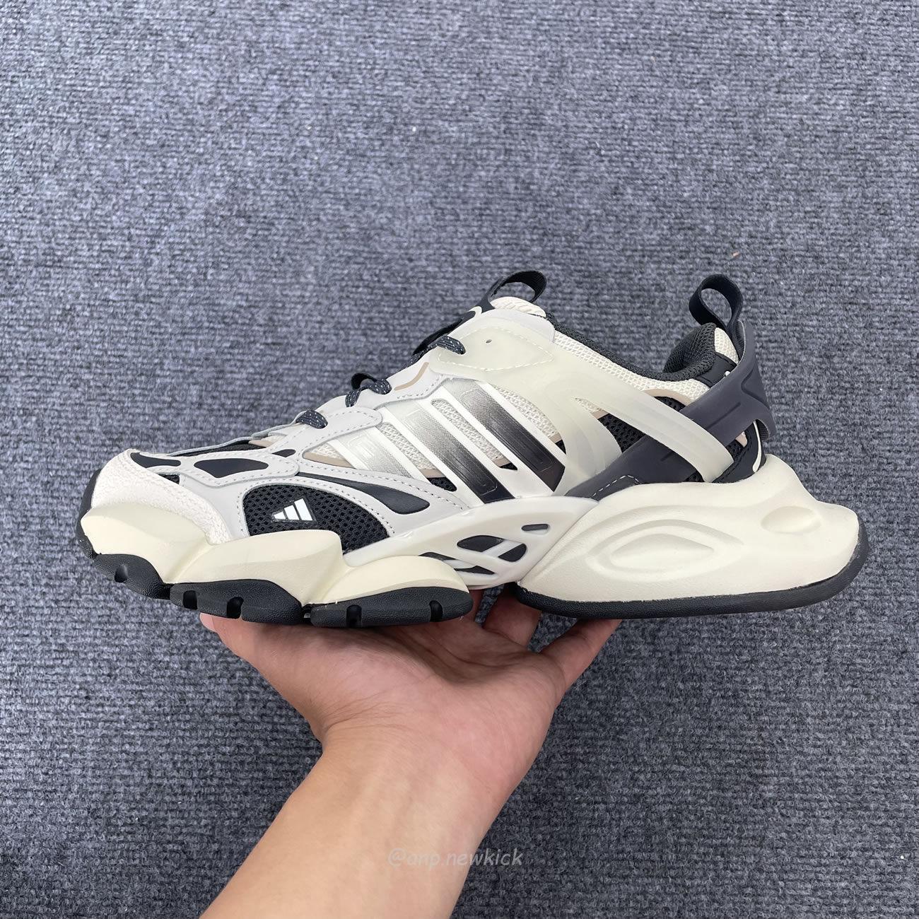 Adidas Xlg Runner Deluxe Shoes Beige Jp0577 (2) - www.newkick.vip