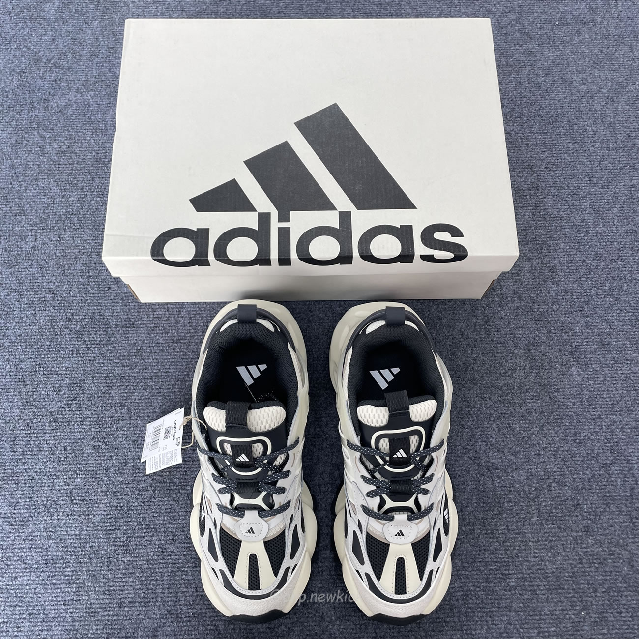 Adidas Xlg Runner Deluxe Shoes Beige Jp0577 (6) - www.newkick.vip