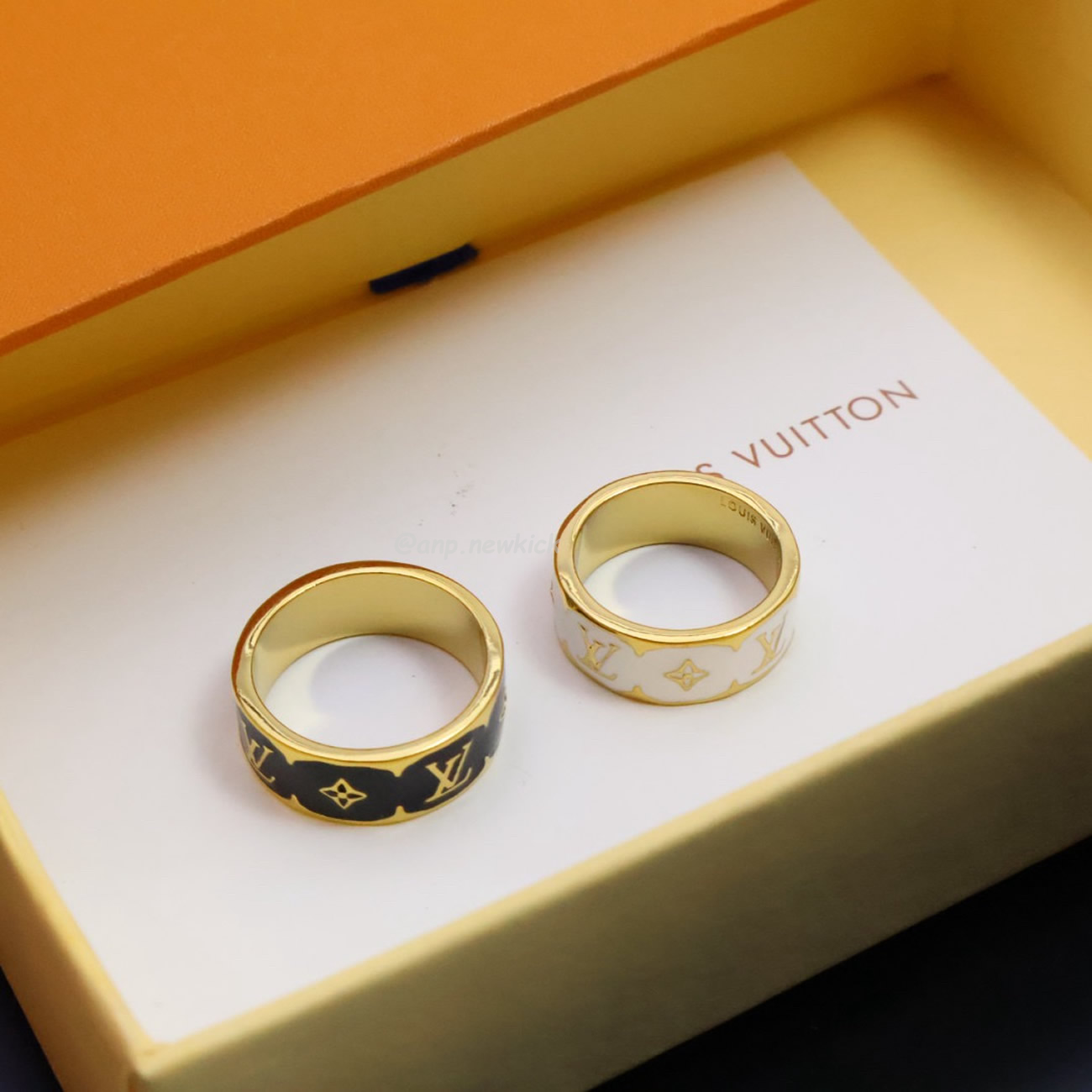 Louis Vitton Ring Black White M1565m (4) - www.newkick.vip Louis Vitton Ring Black White M1565m (4) - www.newkick.vip