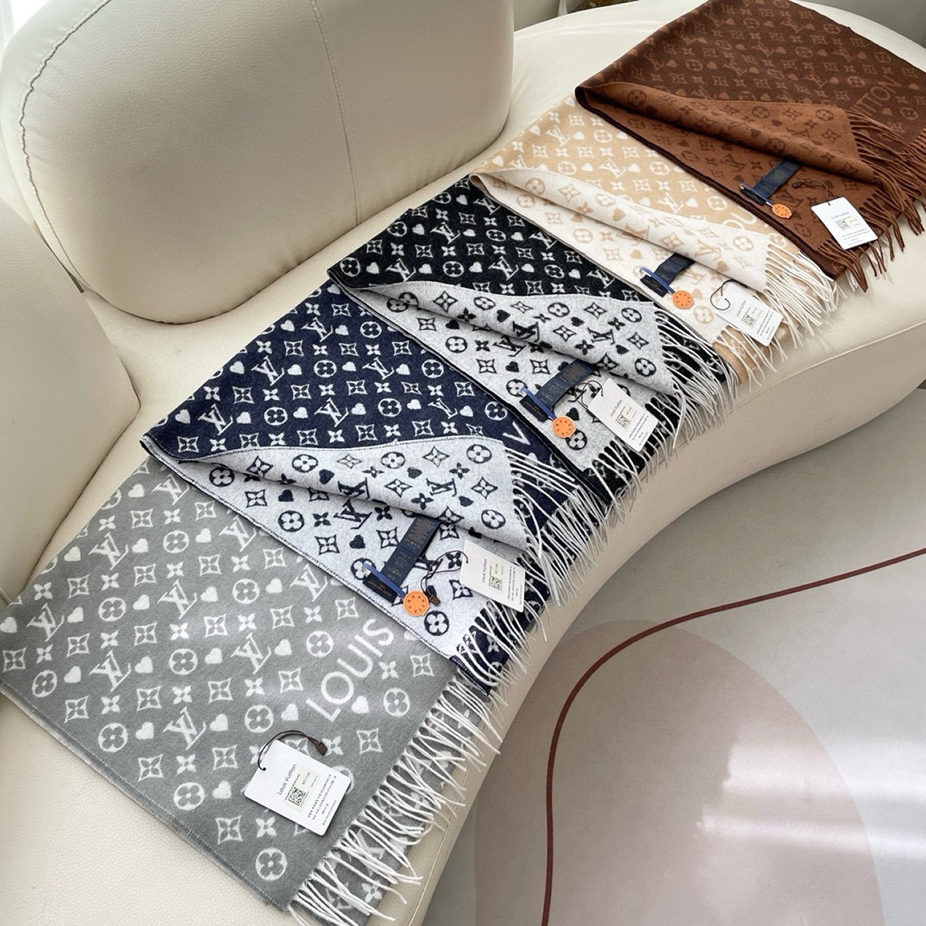 Louis Vuitton Lv Monogram 45x200cm (18) - www.newkick.vip Louis Vuitton Lv Monogram 45x200cm (18) - www.newkick.vip