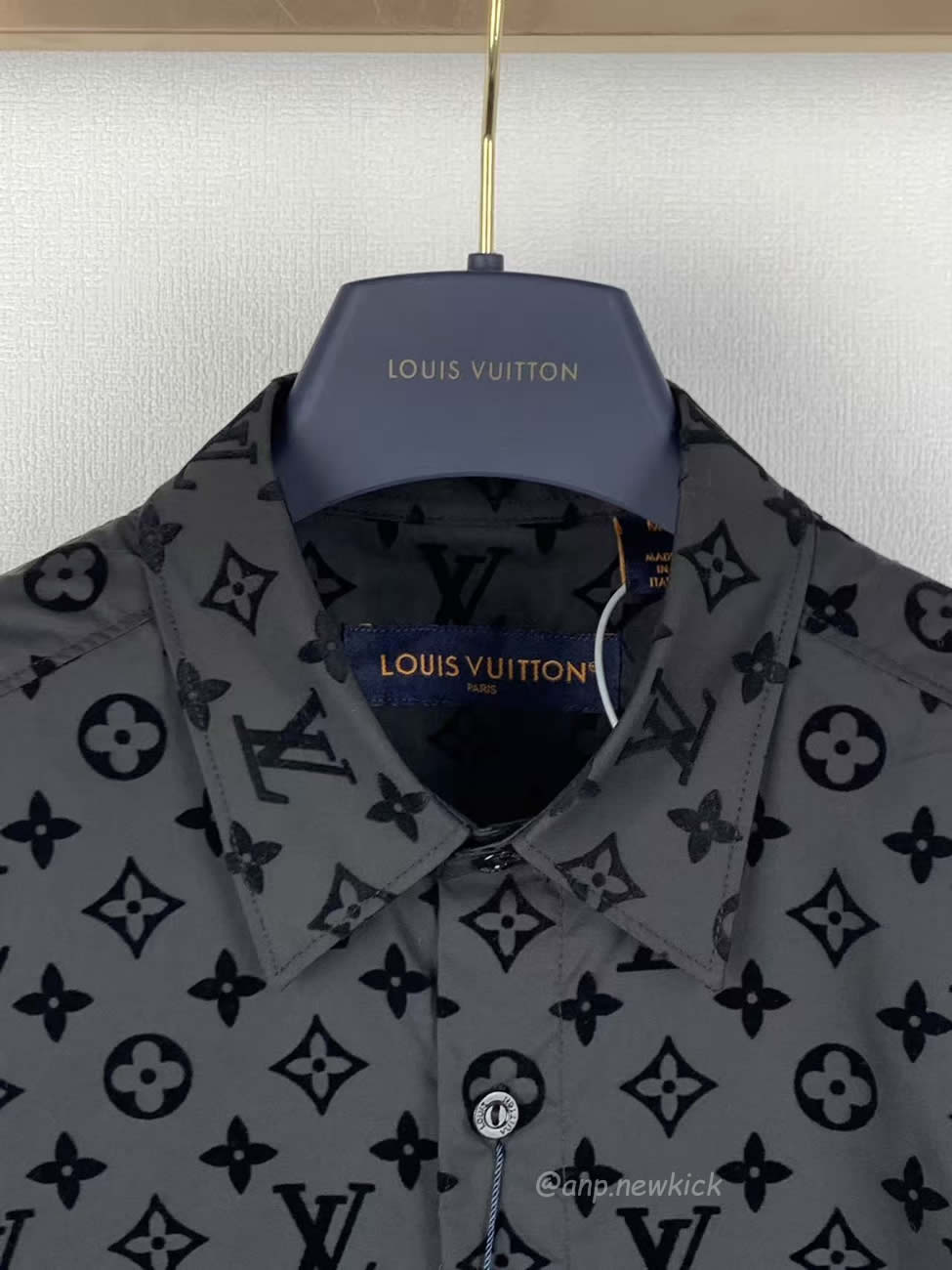 Louis Vuitton Lv Monogram Shirt (3) - www.newkick.vip Louis Vuitton Lv Monogram Shirt (3) - www.newkick.vip