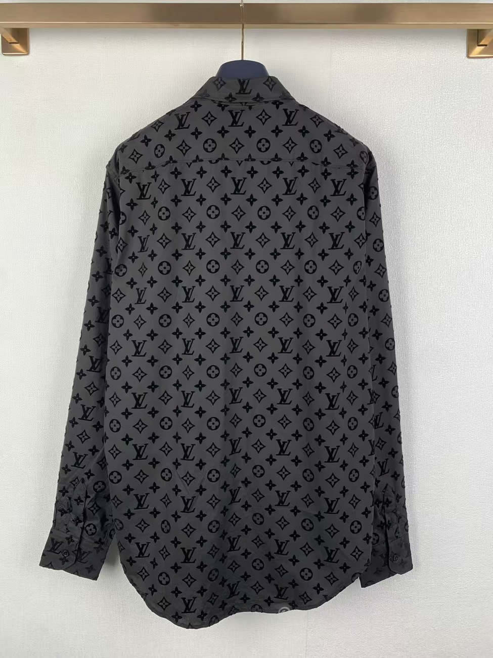 Louis Vuitton Lv Monogram Shirt (8) - www.newkick.vip Louis Vuitton Lv Monogram Shirt (8) - www.newkick.vip
