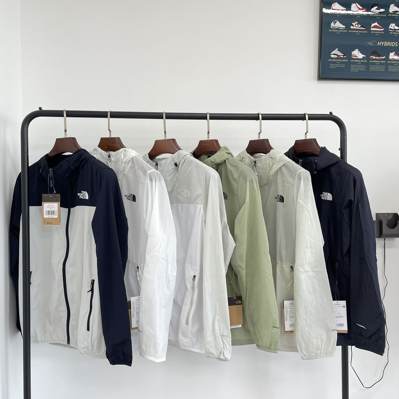 The North Face M Upf Wind Jacket Outdoor Sports Thin Hooded Breathable Windproof And Sun Proof Clothing (16) - www.newkick.vip