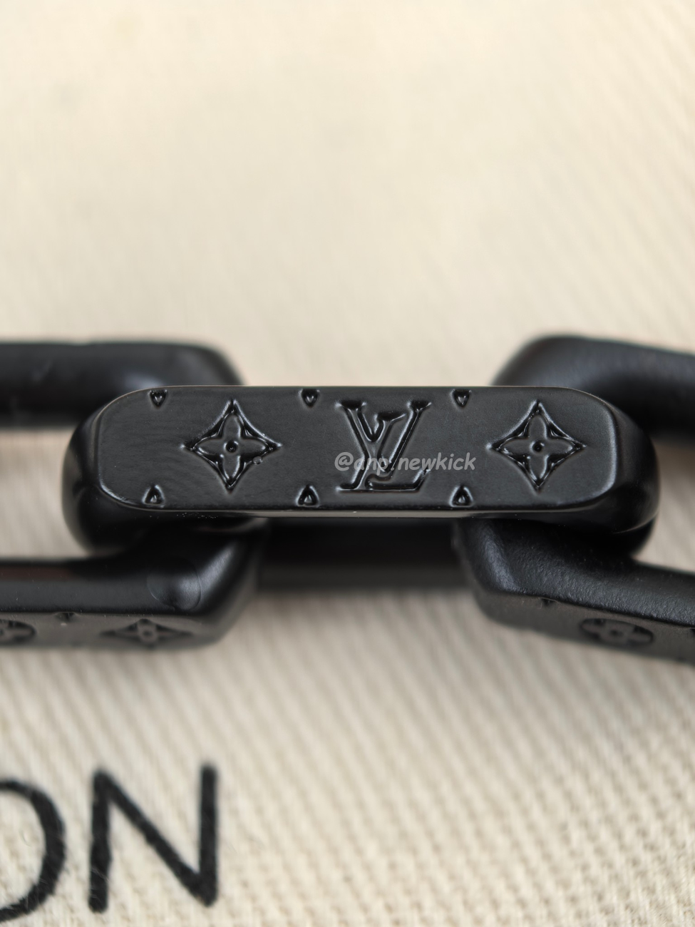 Louis Vuitton Monogram Chain Necklace M00677 (5) - www.newkick.vip